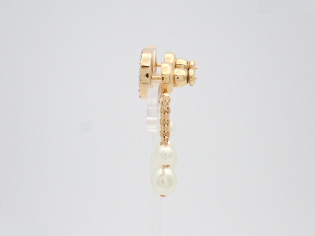 Gold earrings — view 3