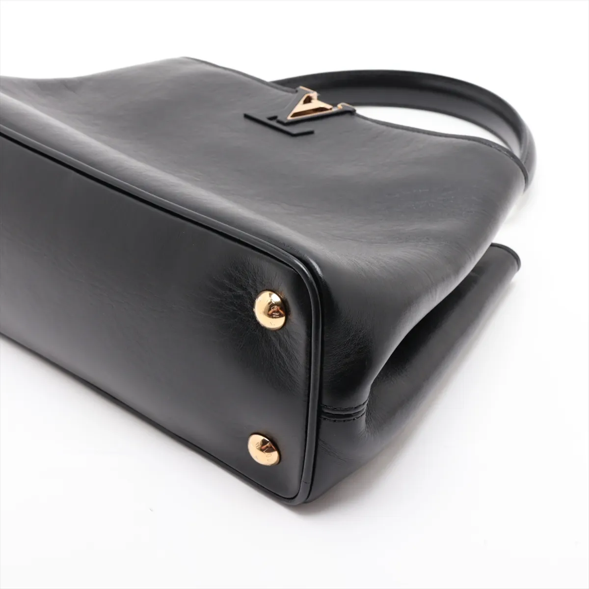 LV logo x leather Capucines MM - Black (RFID detected) — view 3