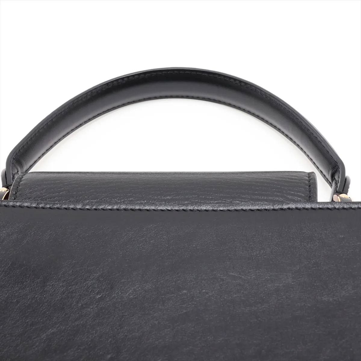 LV logo x leather Capucines MM - Black (RFID detected) — view 6