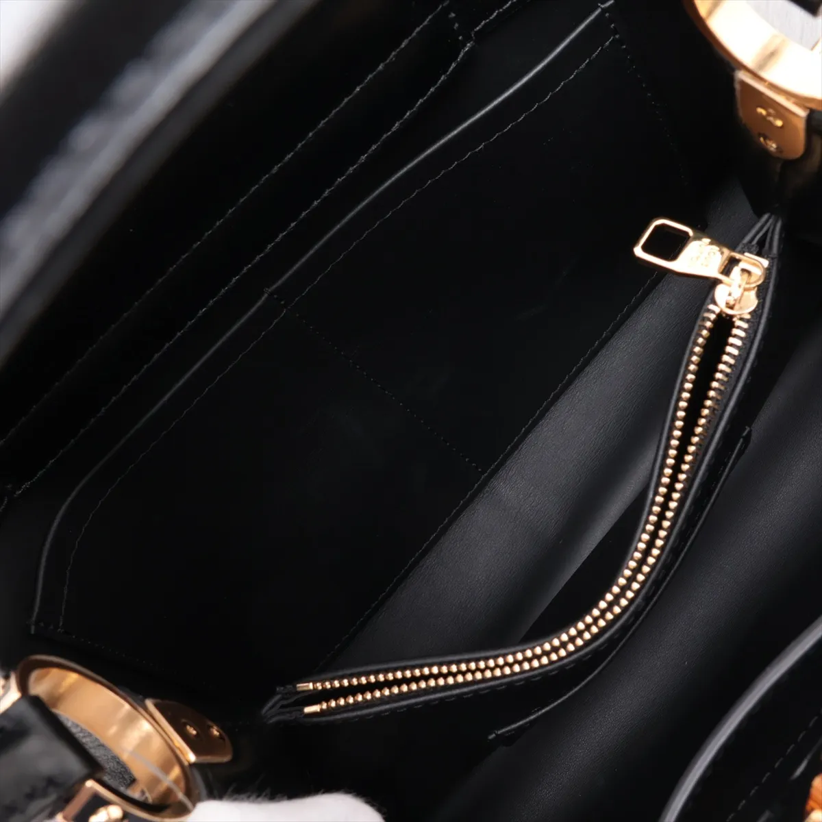 LV logo x leather Capucines MM - Black (RFID detected) — view 10