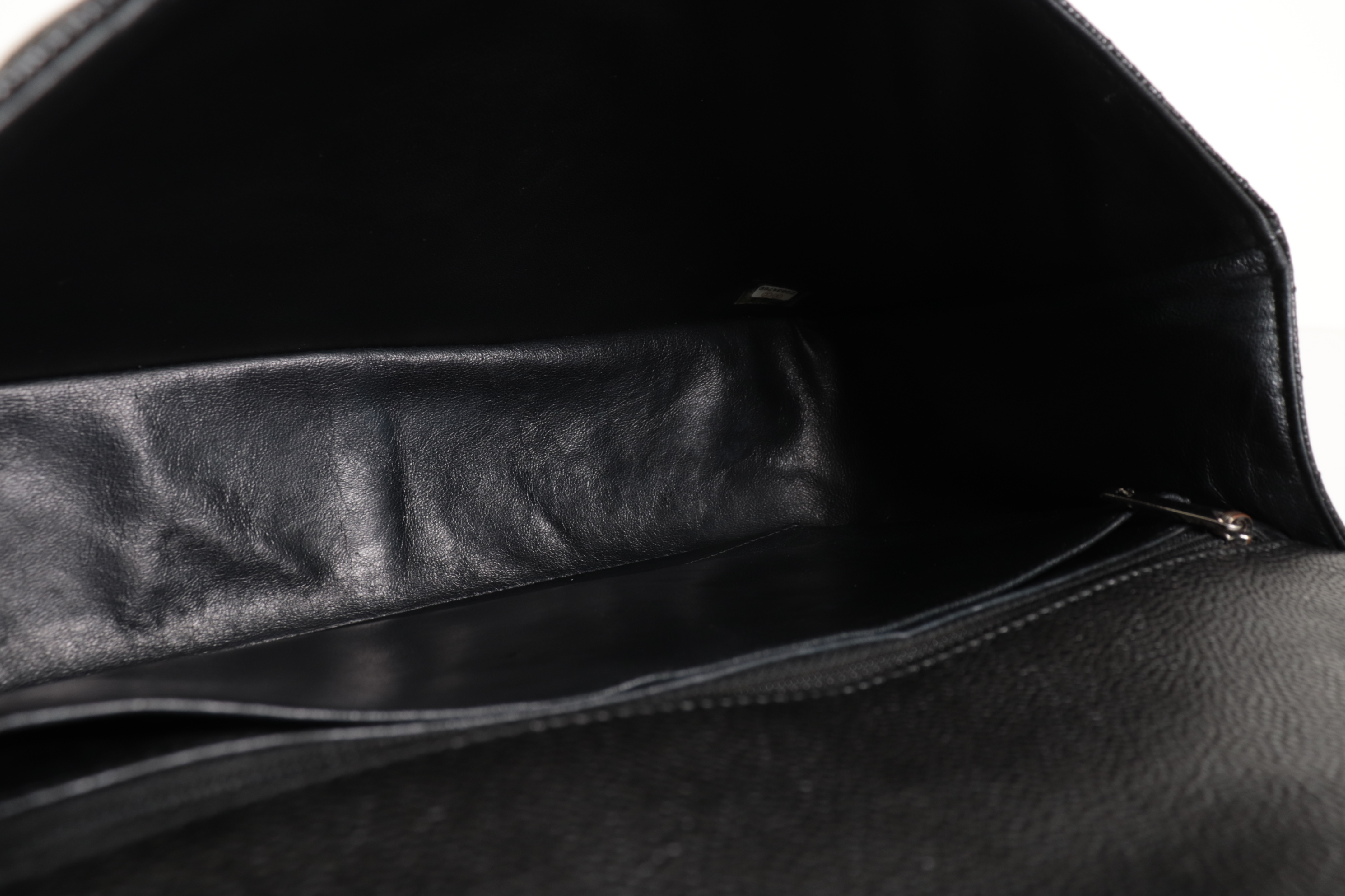 Caviar Chain Shoulder Bag W30 (Serial Number 29) — view 9