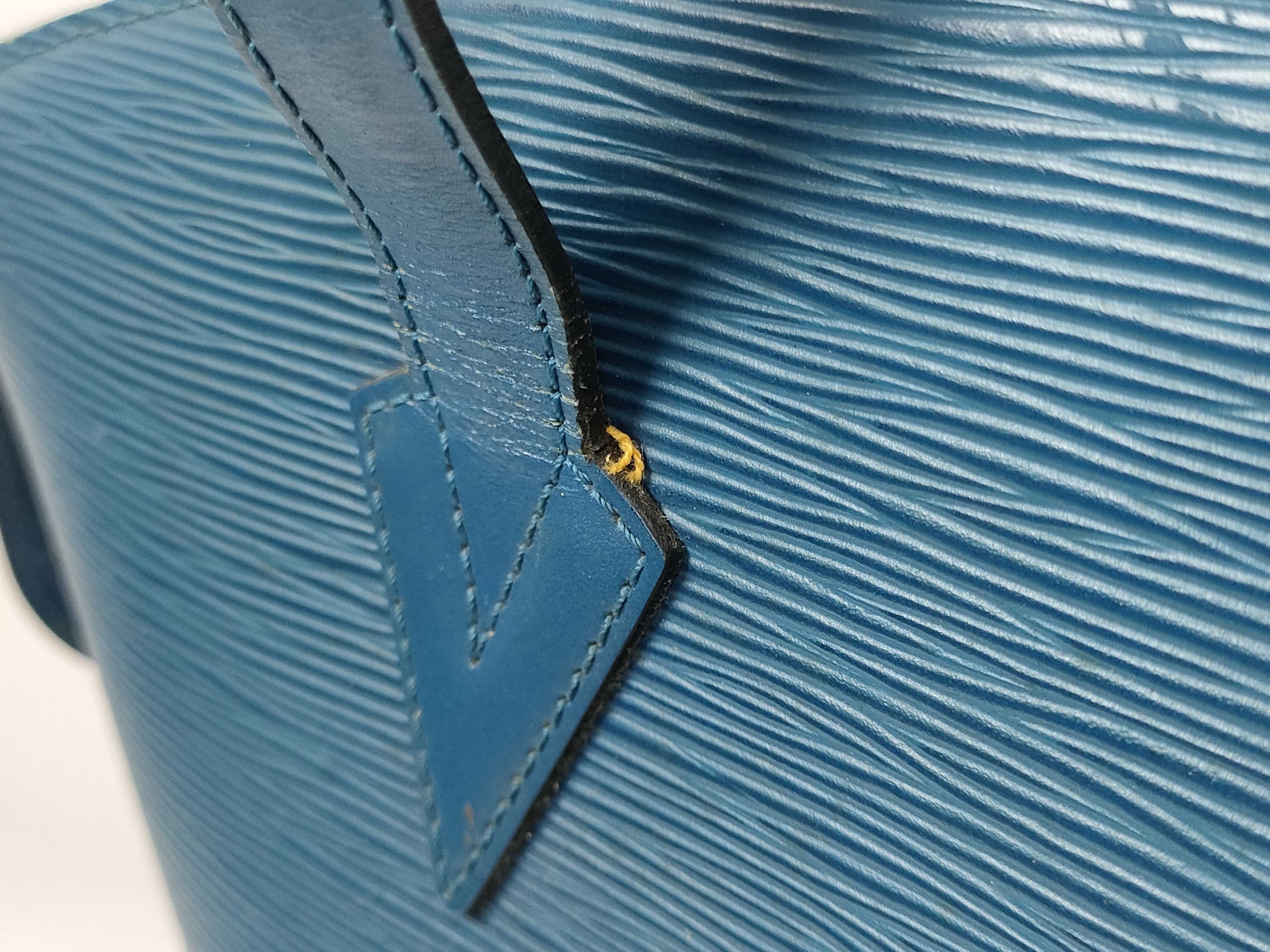 Epi Louis Vuitton Saint Jacques Blue Handbag — view 4
