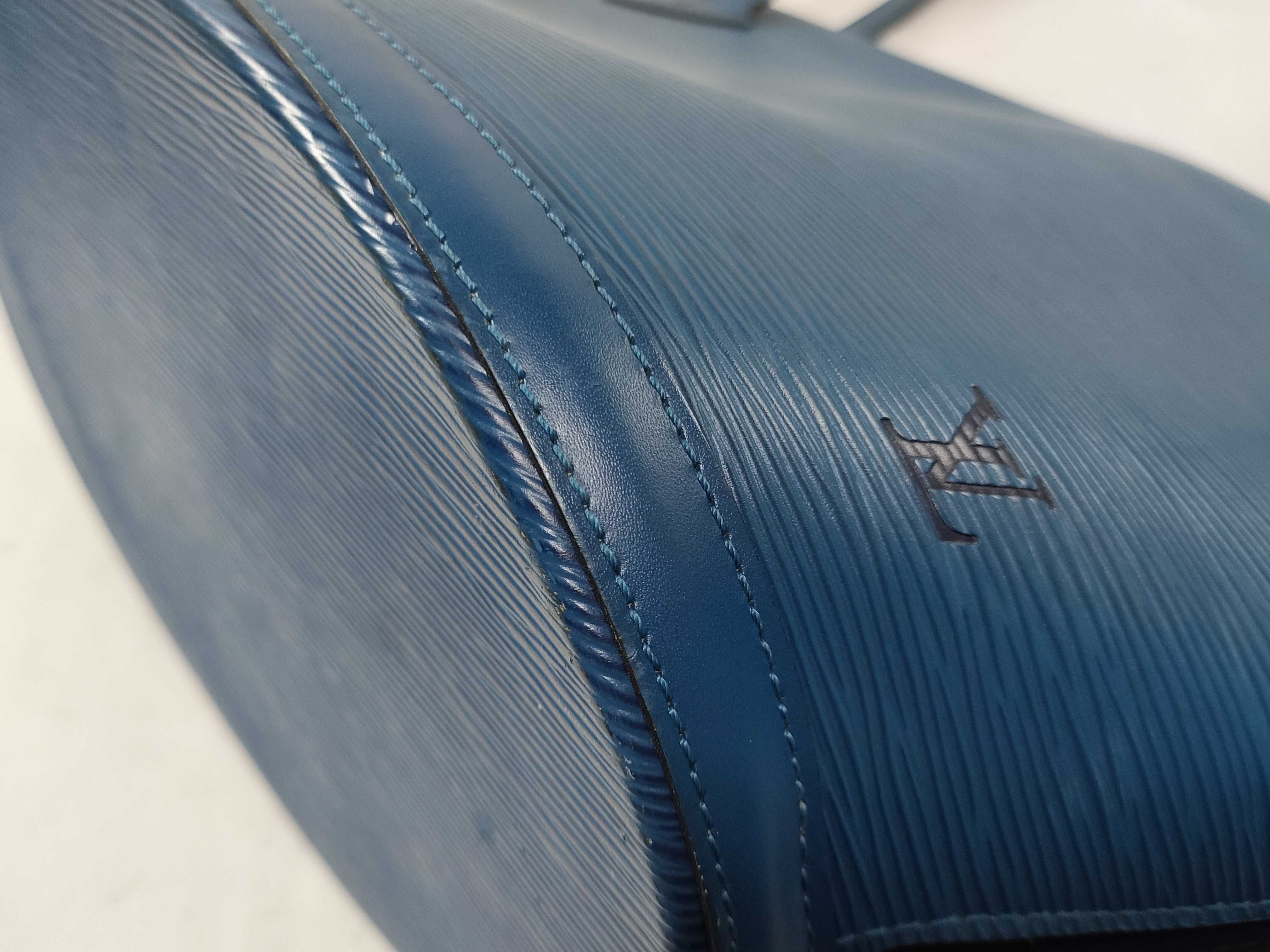Epi Louis Vuitton Saint Jacques Blue Handbag — view 8