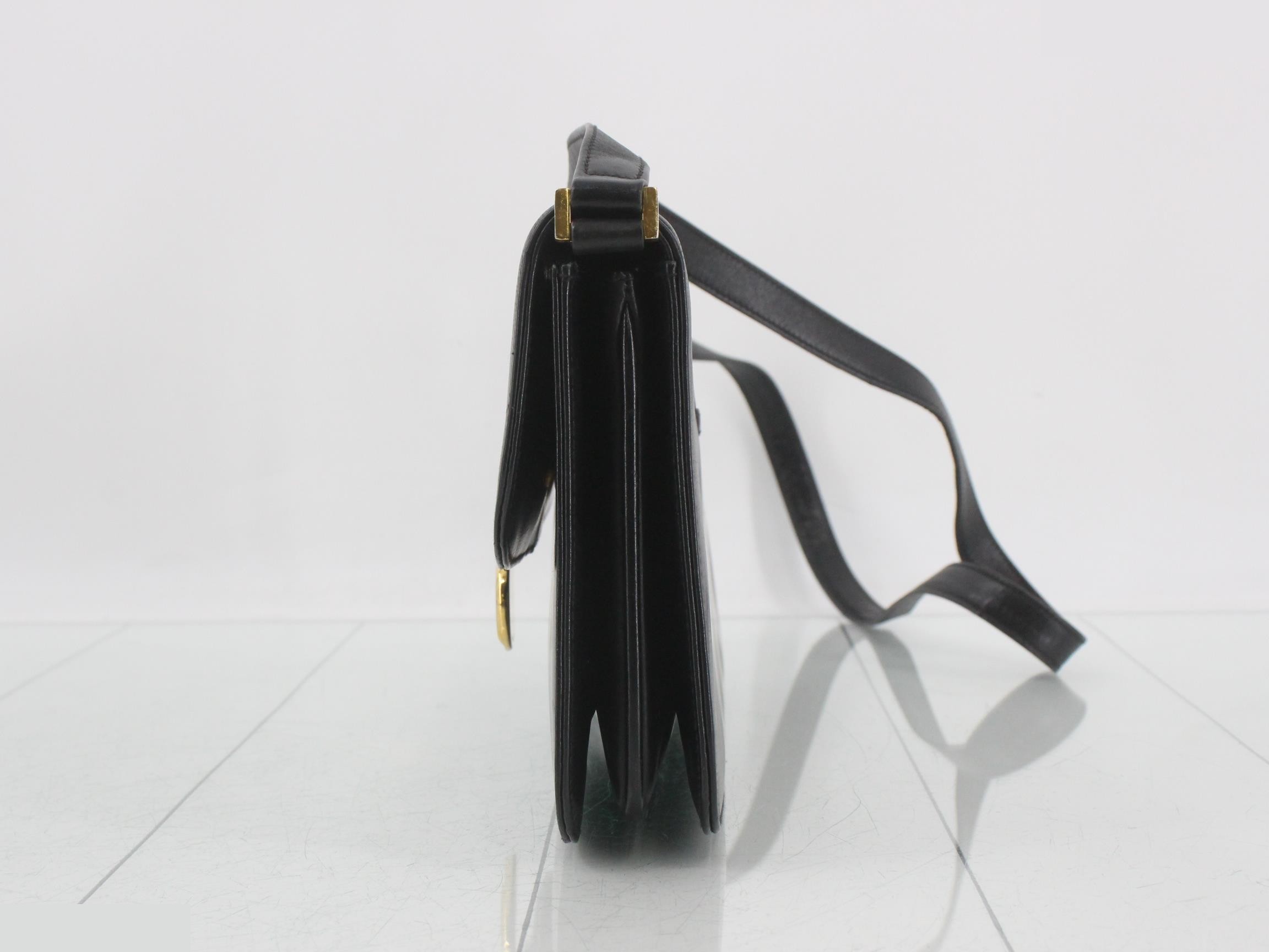 Vintage Leather Shoulder Bag — view 3