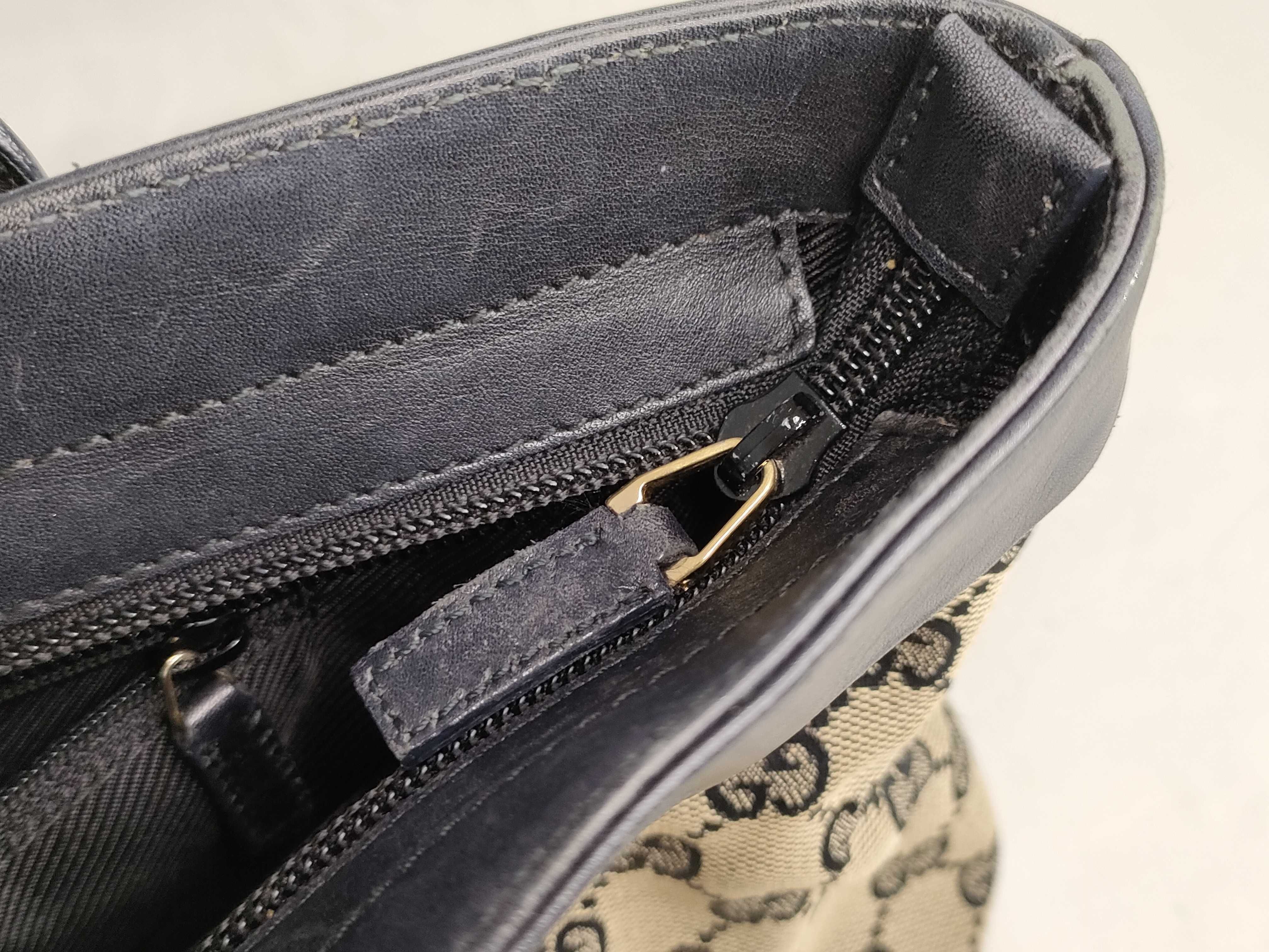 GG Canvas 002・1119 GG Canvas Handbag — view 13