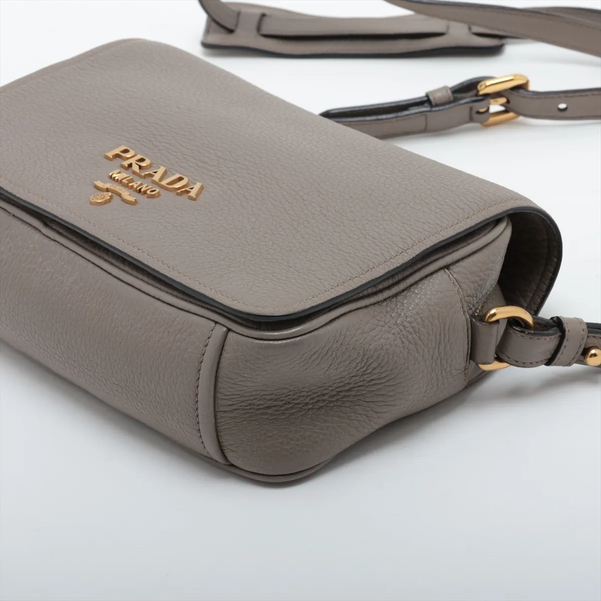 Vitello Daino Leather Shoulder Bag, Gray — view 3