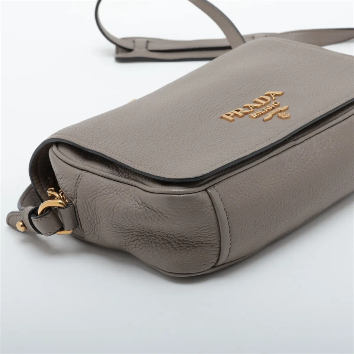 Vitello Daino Leather Shoulder Bag, Gray — view 4