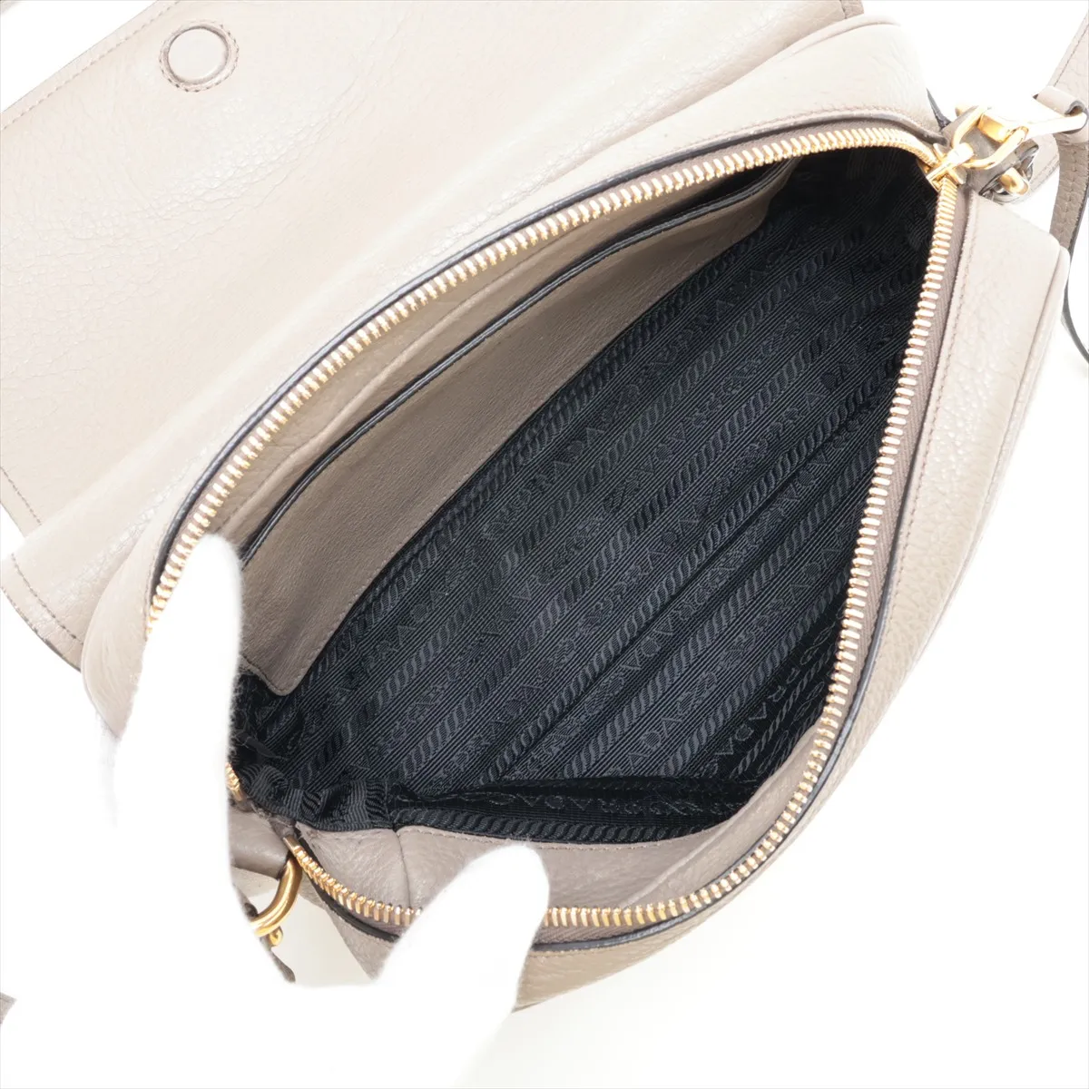 Vitello Daino Leather Shoulder Bag, Gray — view 6