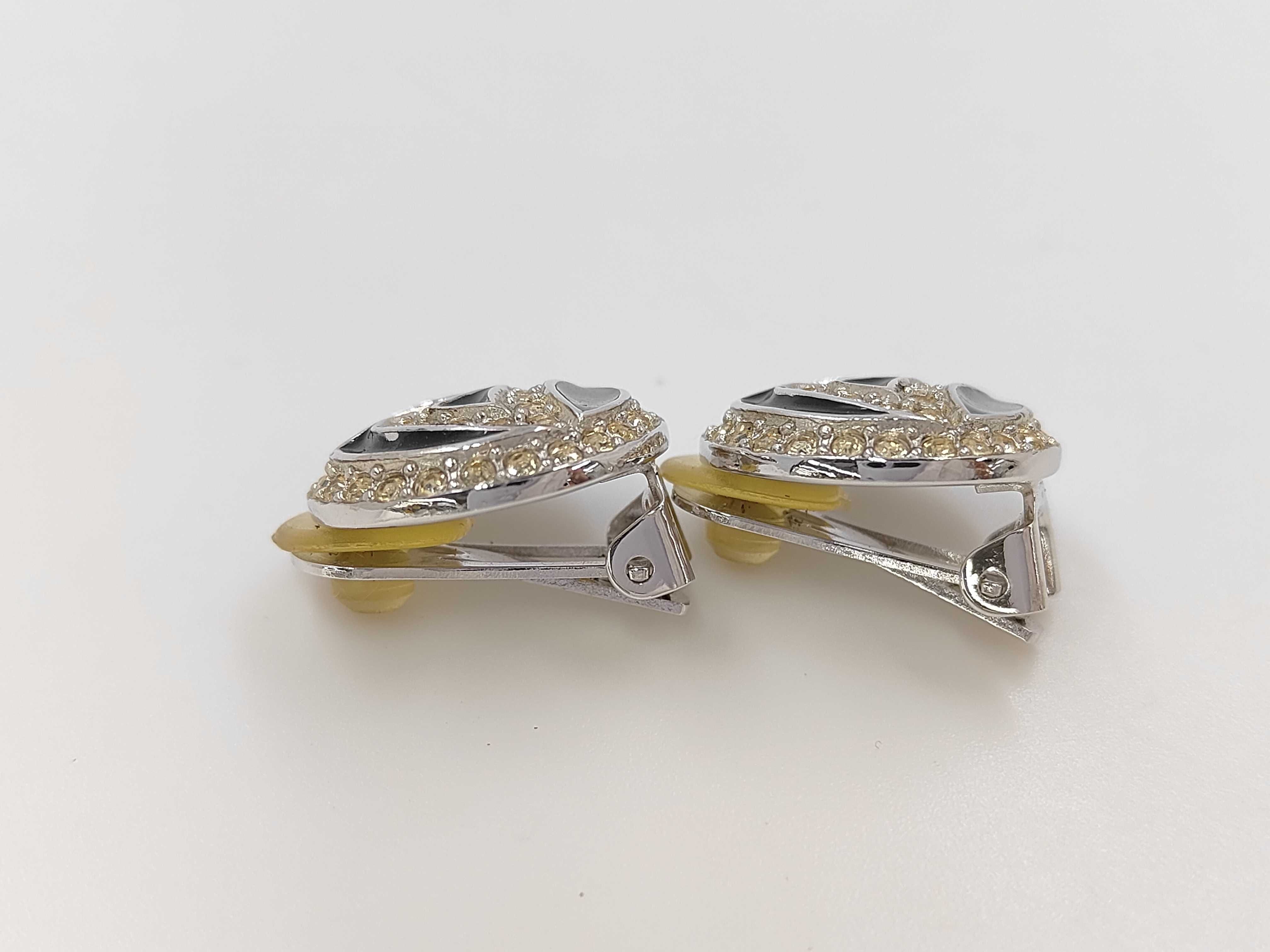 Christian / Earrings — view 3