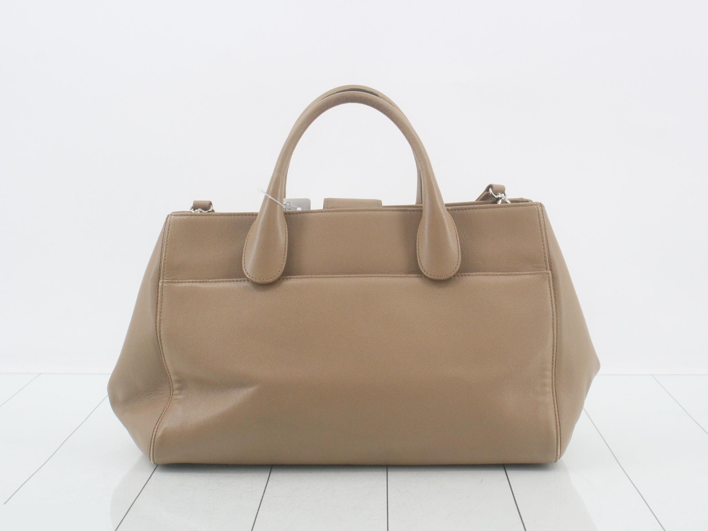 Executive tote bag, beige, silver hardware, with original seal, item number 21. — view 2