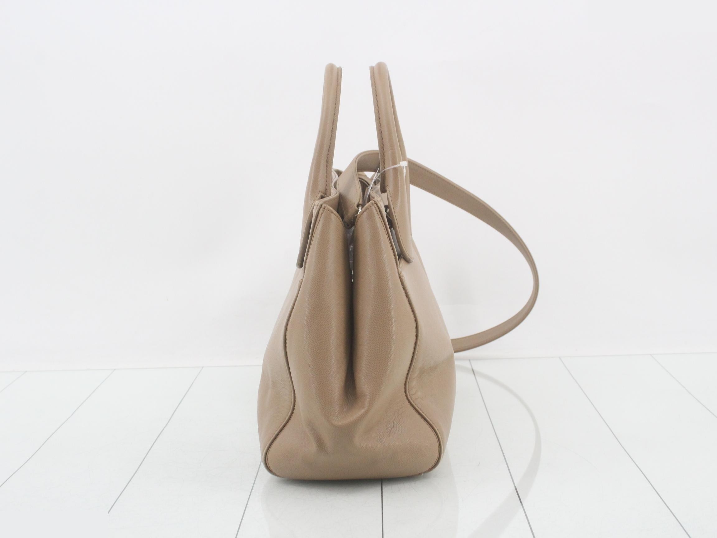 Executive tote bag, beige, silver hardware, with original seal, item number 21. — view 3