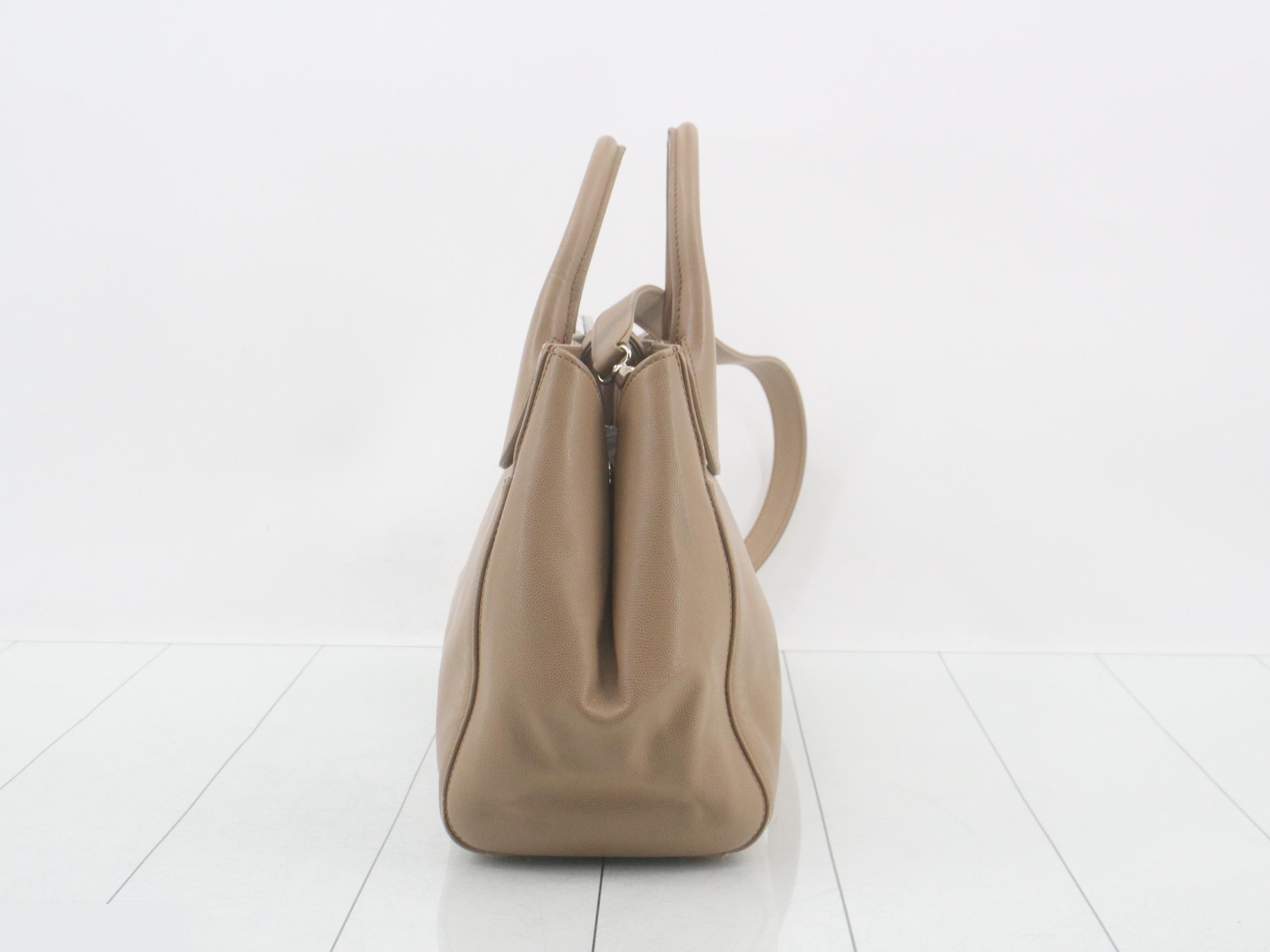 Executive tote bag, beige, silver hardware, with original seal, item number 21. — view 4