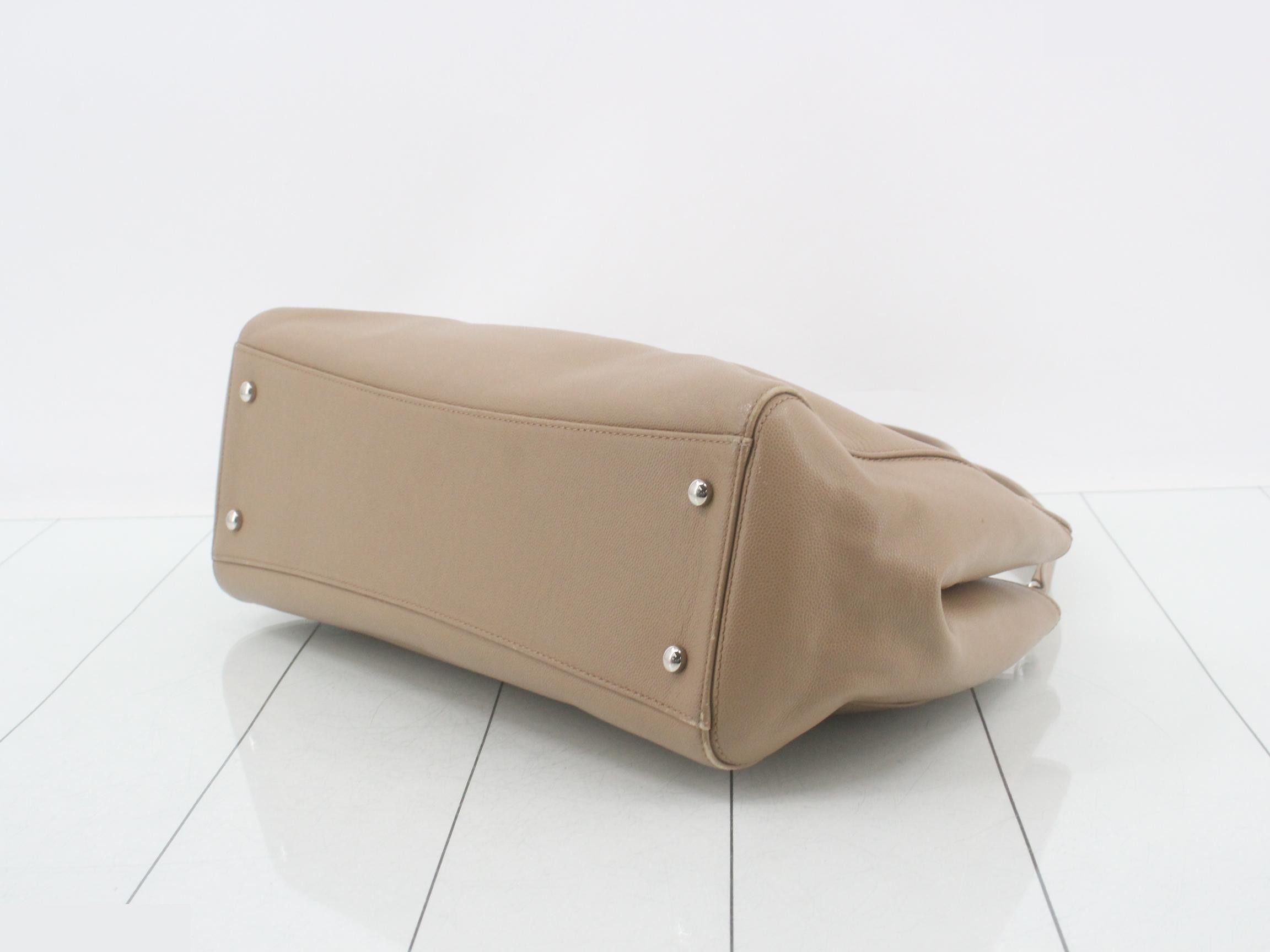 Executive tote bag, beige, silver hardware, with original seal, item number 21. — view 6