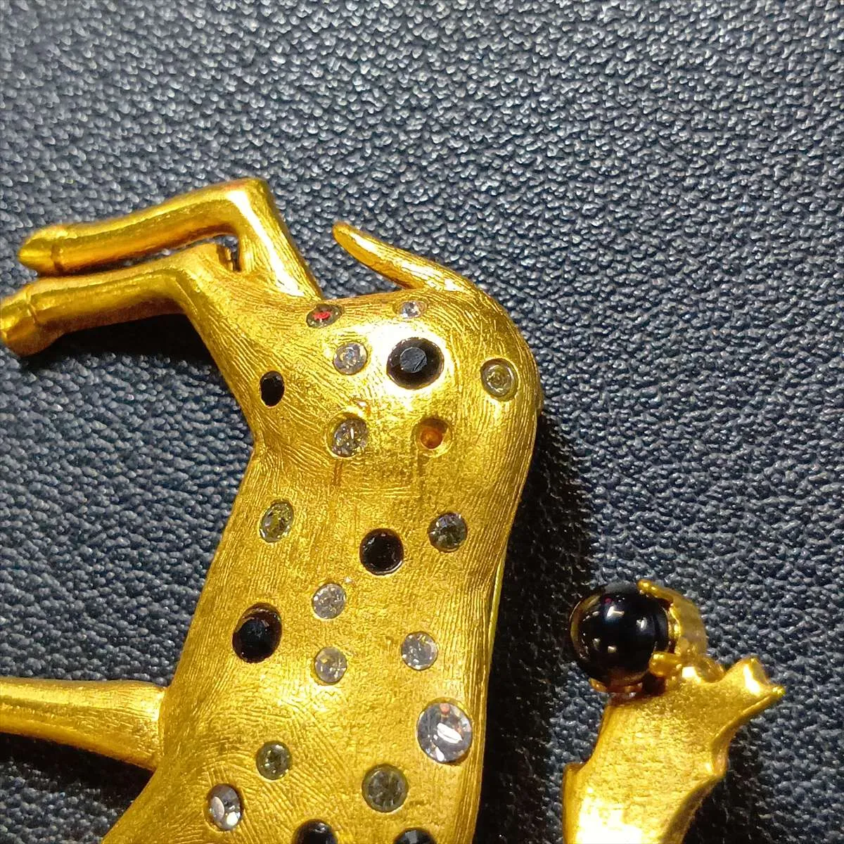 Coco Mark 01A Brooch, GP x Rhinestone, Gold, — view 5