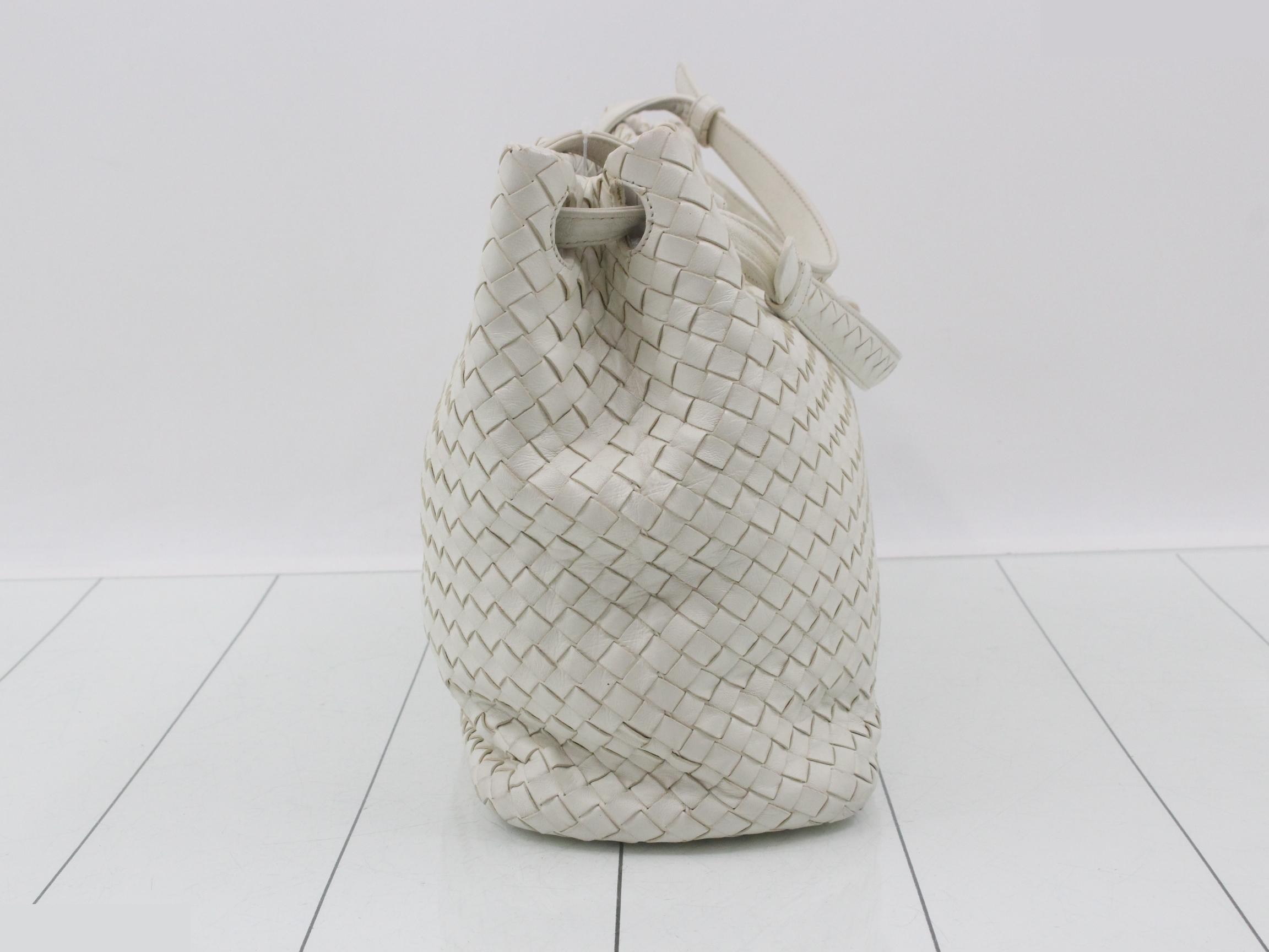 Intrecciato handbag, white leather — view 4