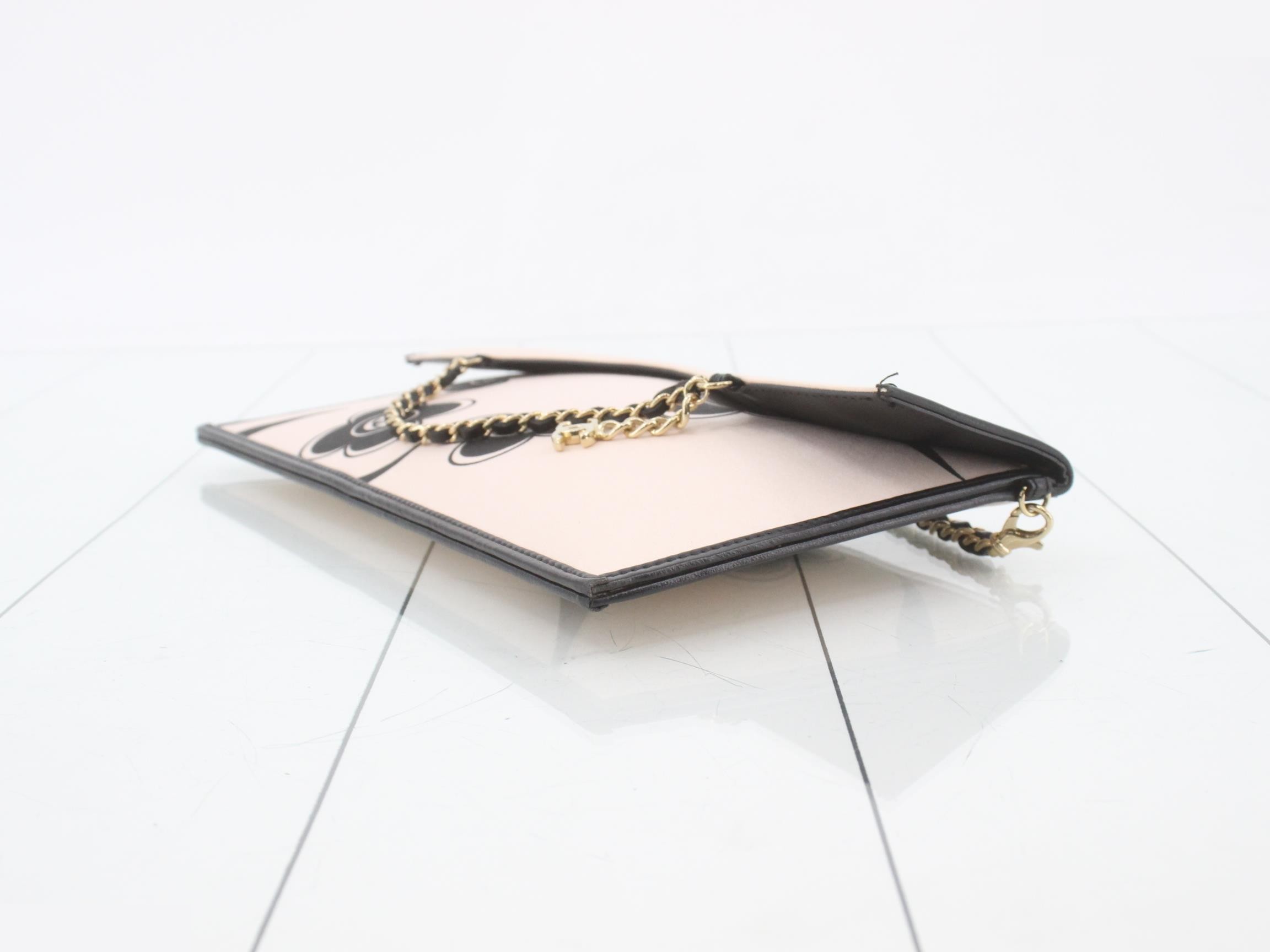 Canvas Chain One-Shoulder Bag — view 6
