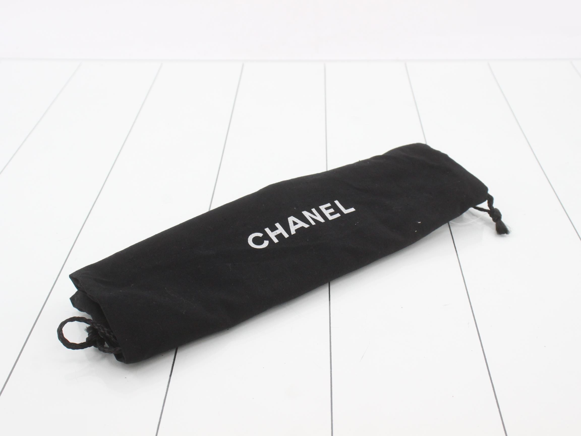 Canvas Chain One-Shoulder Bag — view 7