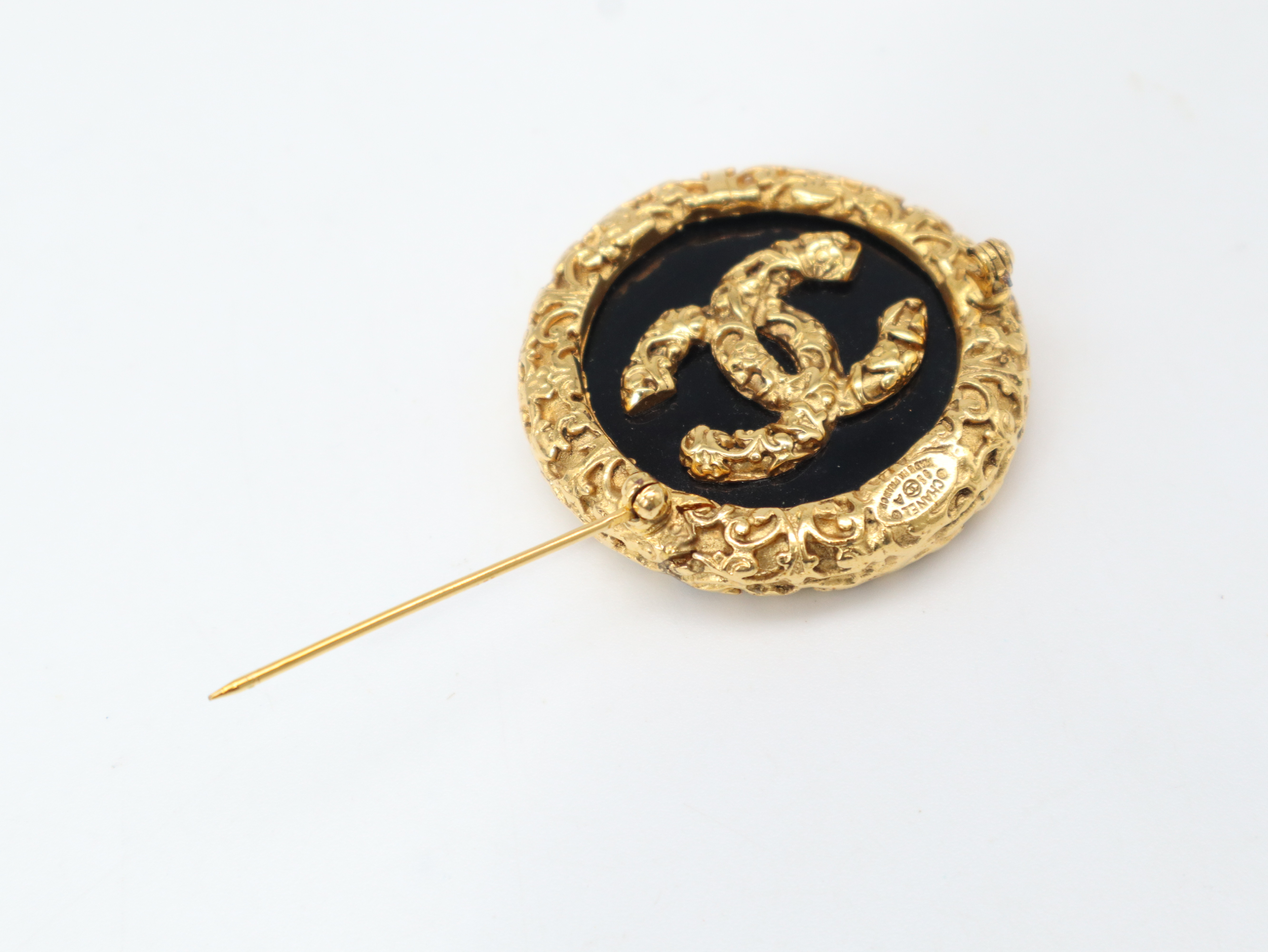 93A Coco Mark Brooch, Lava, Black GP Brooch — view 3