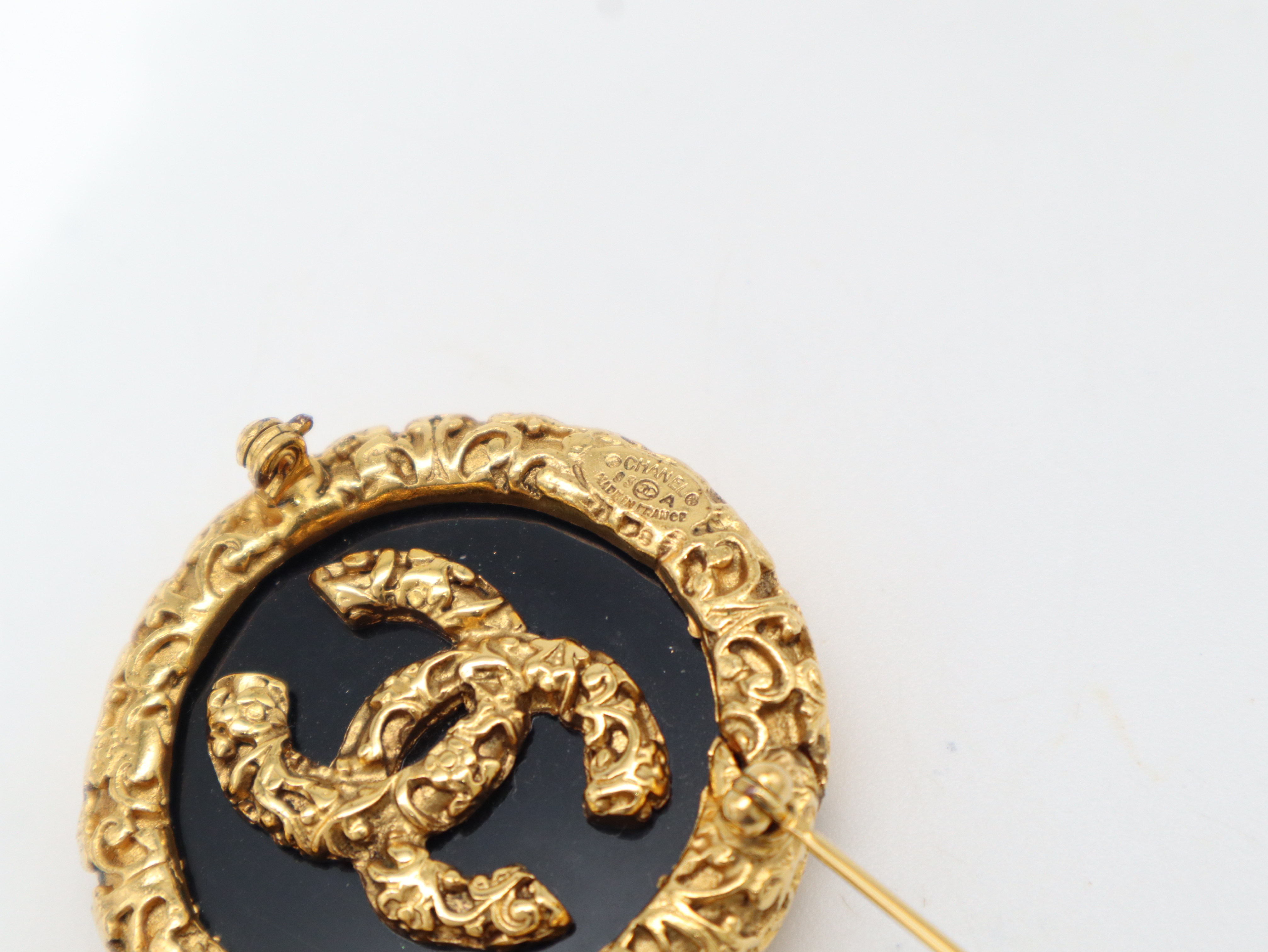93A Coco Mark Brooch, Lava, Black GP Brooch — view 4