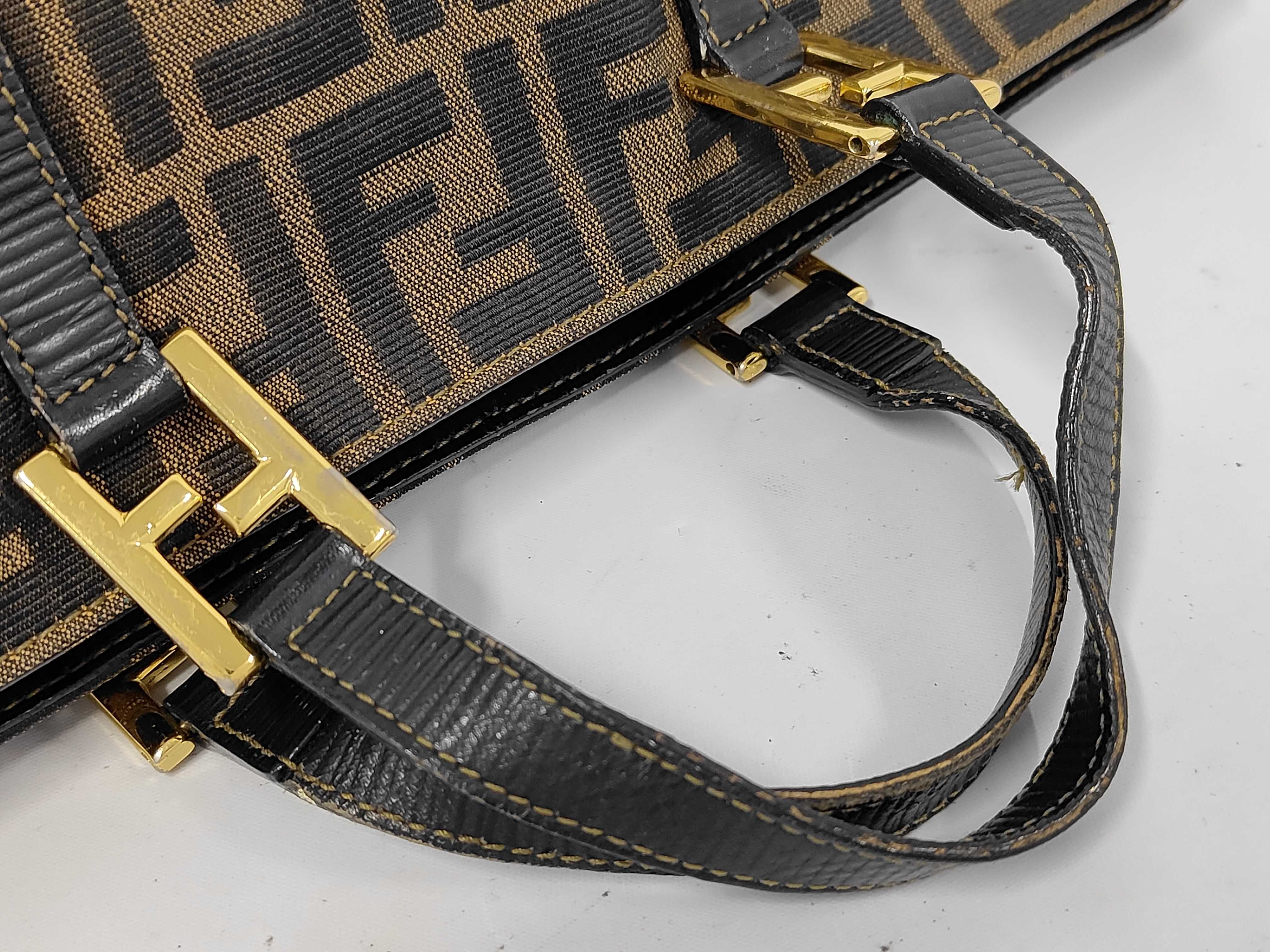 handbag — view 3