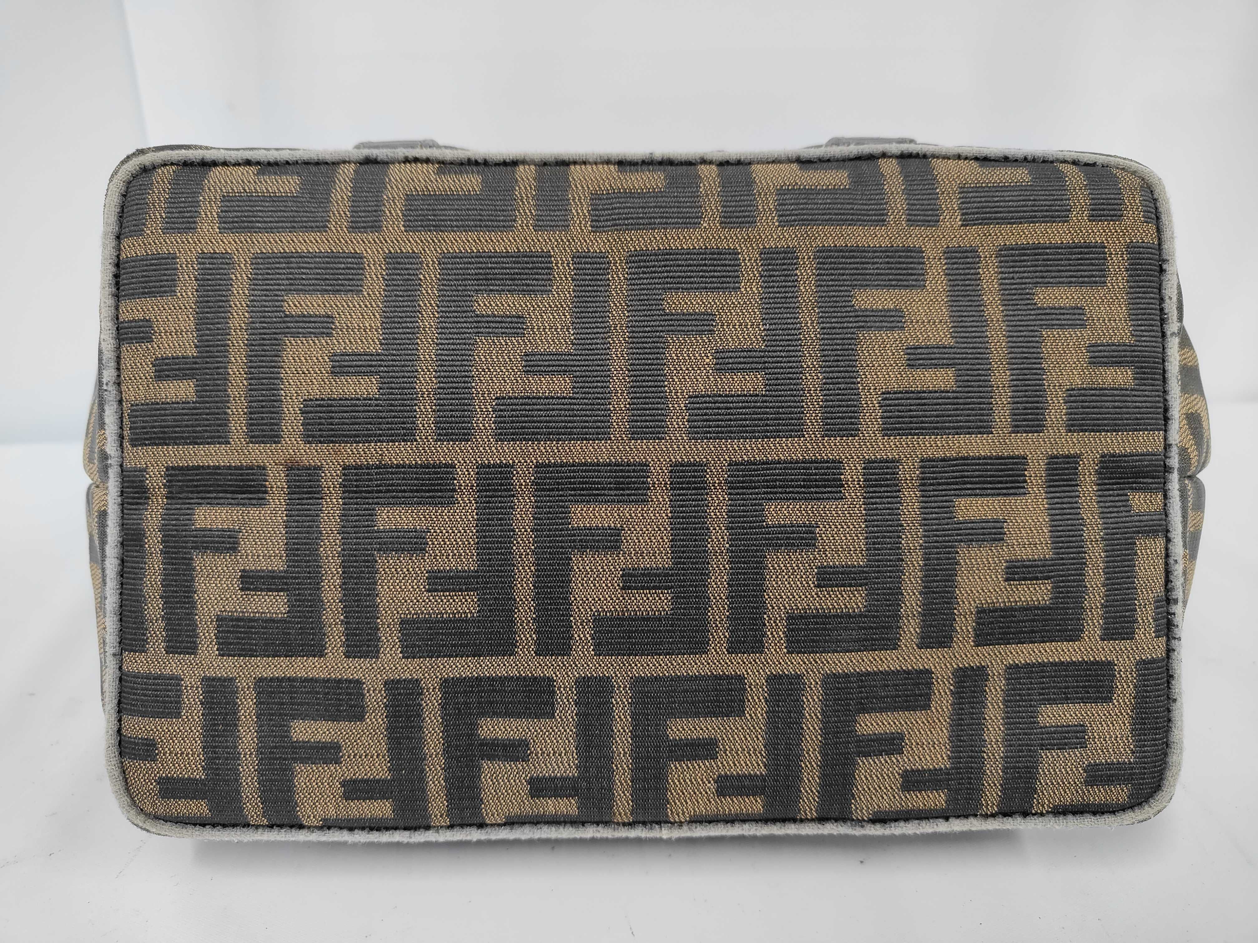 handbag — view 7