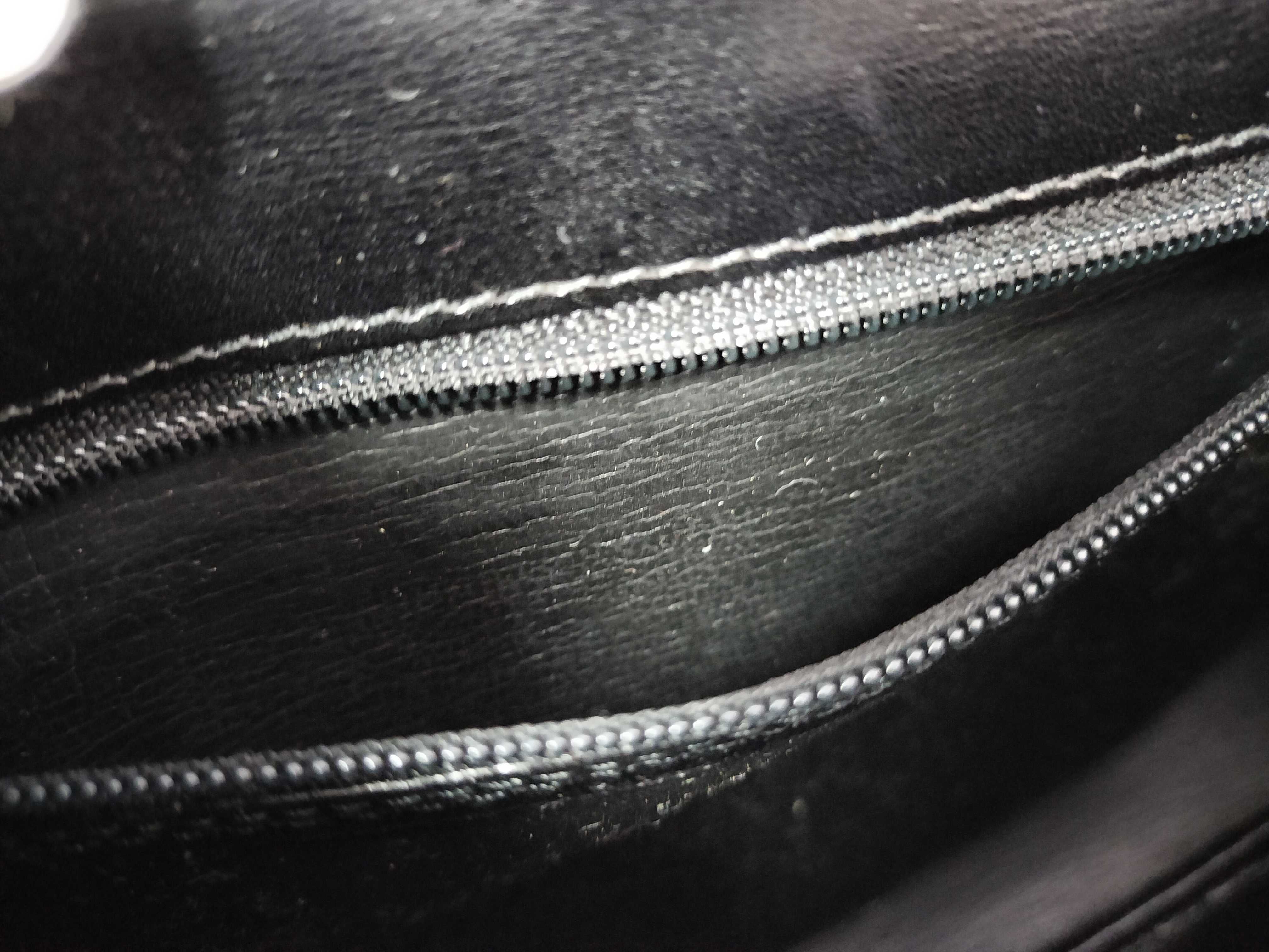 CD Logo Leather Shoulder Bag — view 9
