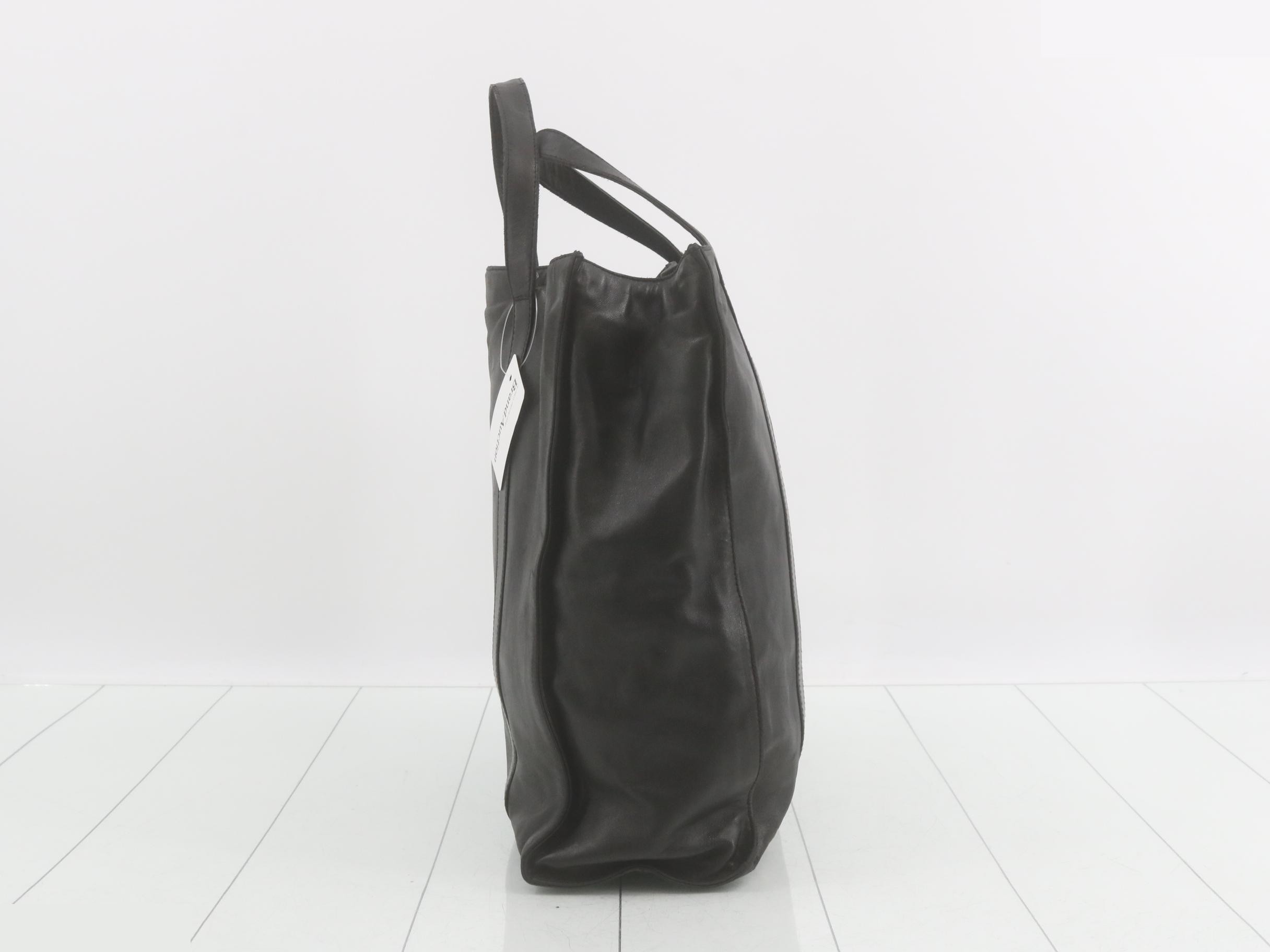 leather tote bag with triangular logo. — view 4