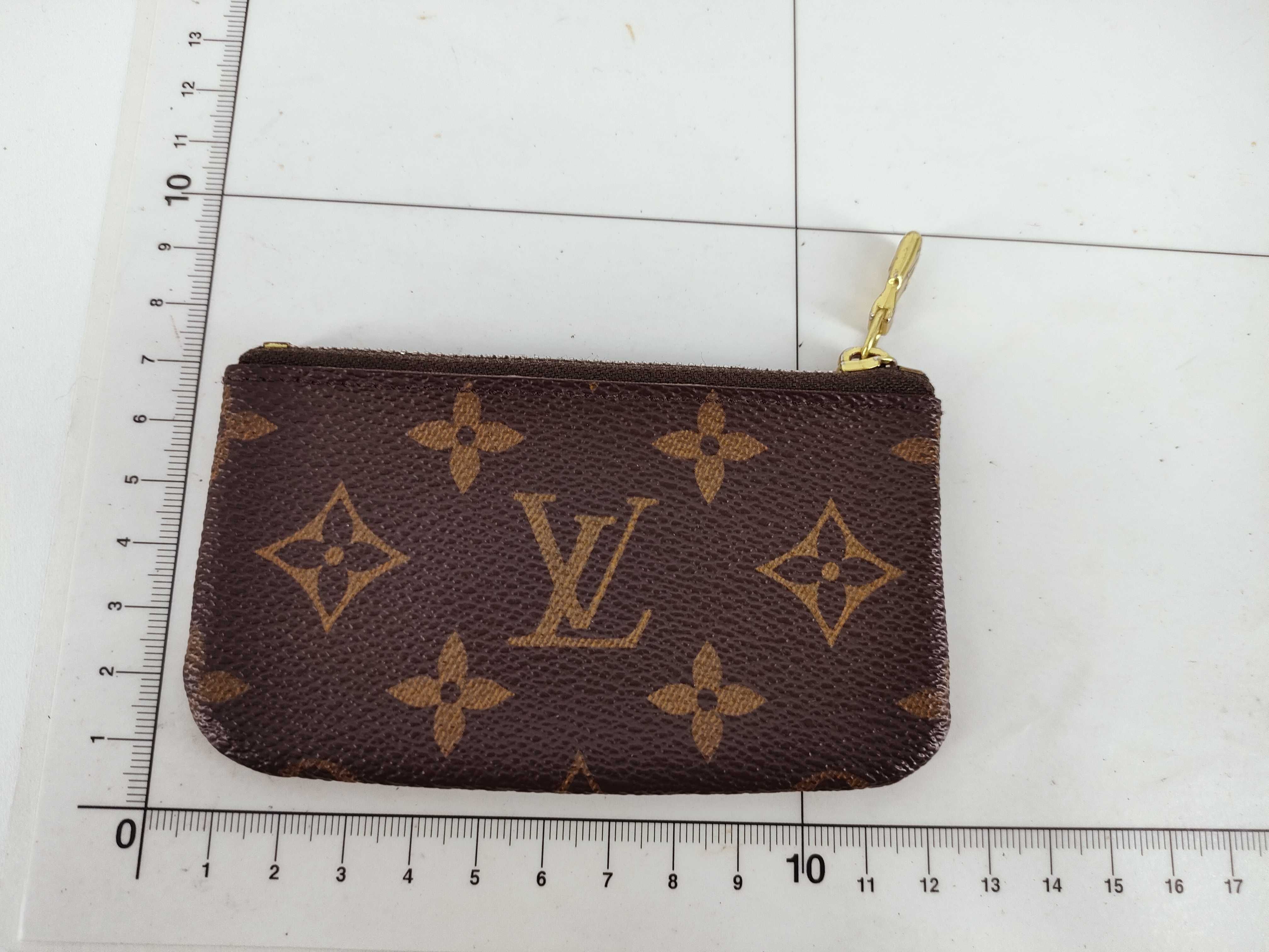 coin case — view 2