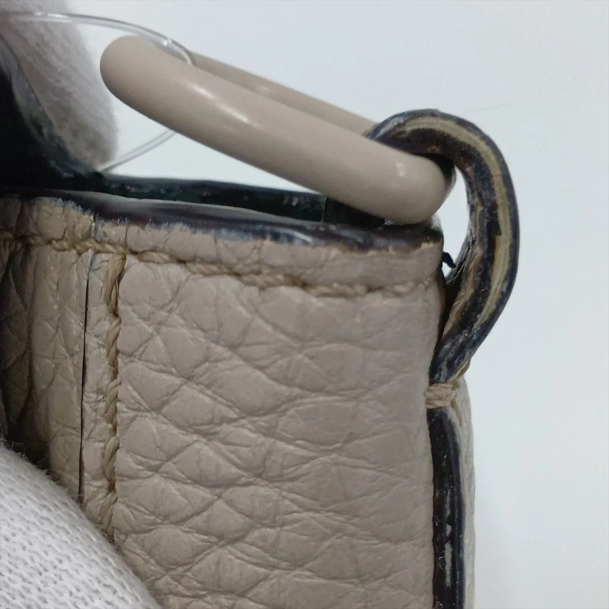Bucket Messenger Medium Leather Shoulder Bag, Greige, 7VA537 — view 10