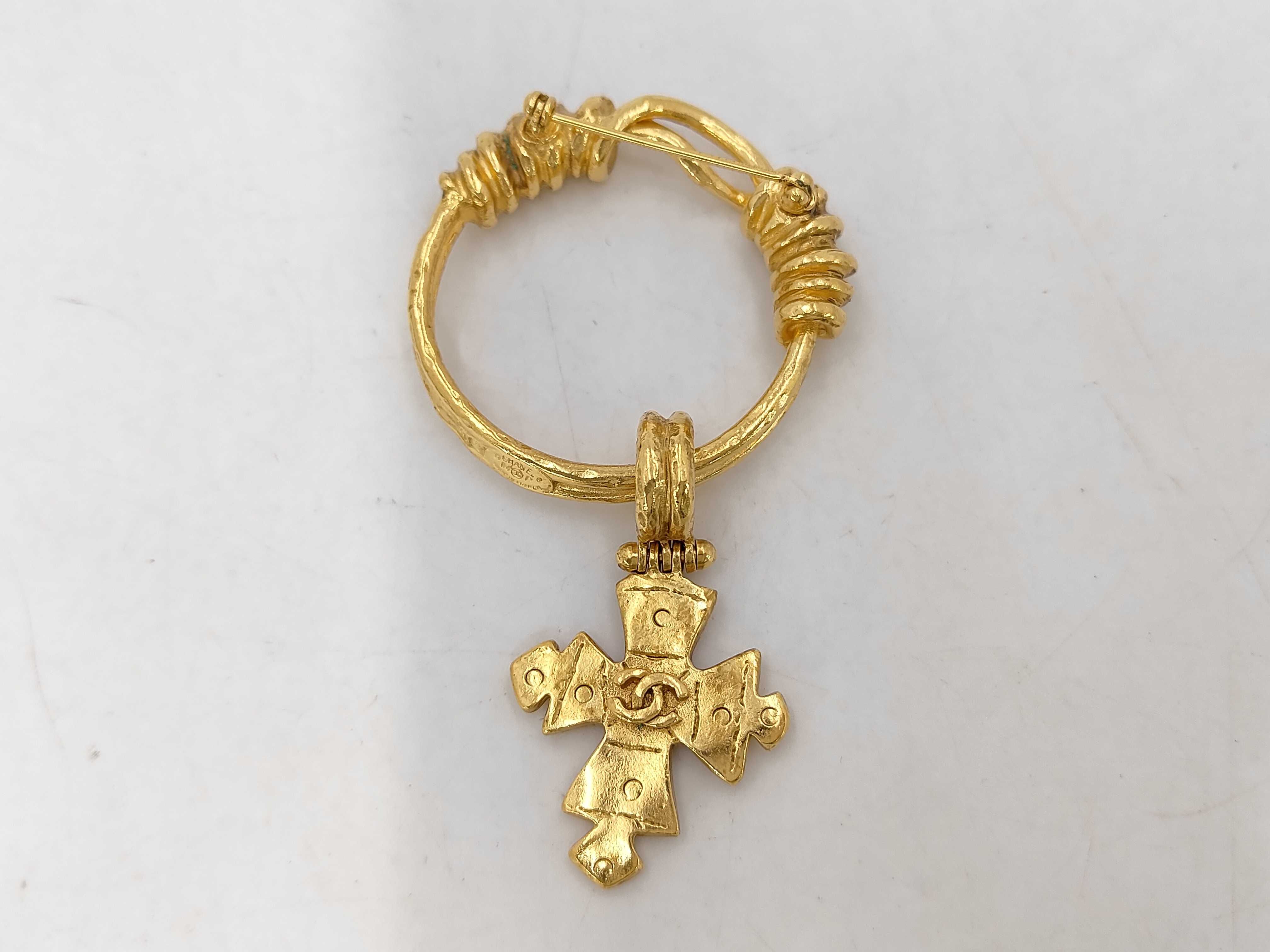 brooch 94P brooch — view 2
