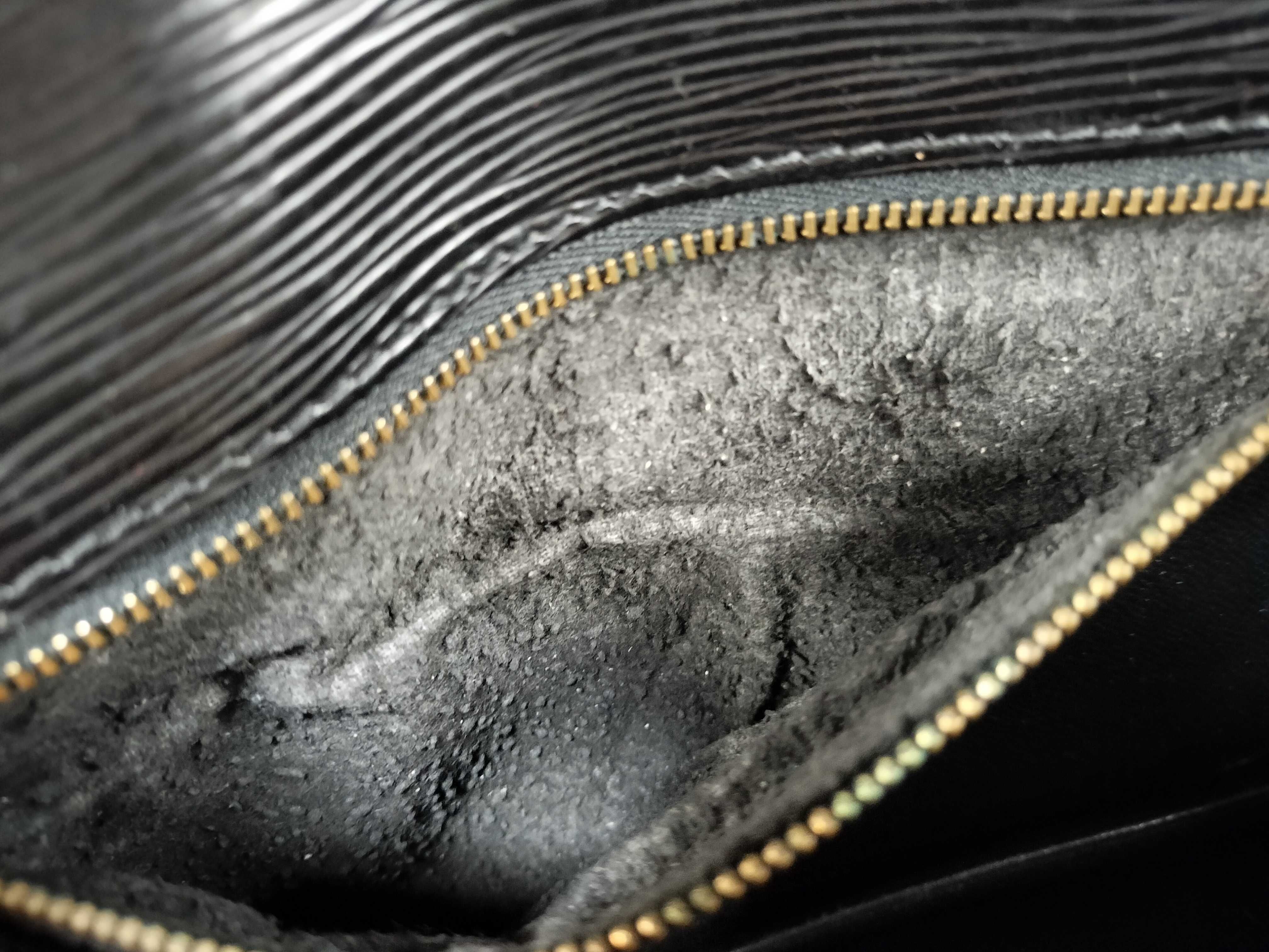 Epi M52612 Epi Serie Dragonne Black Second Bag — view 11