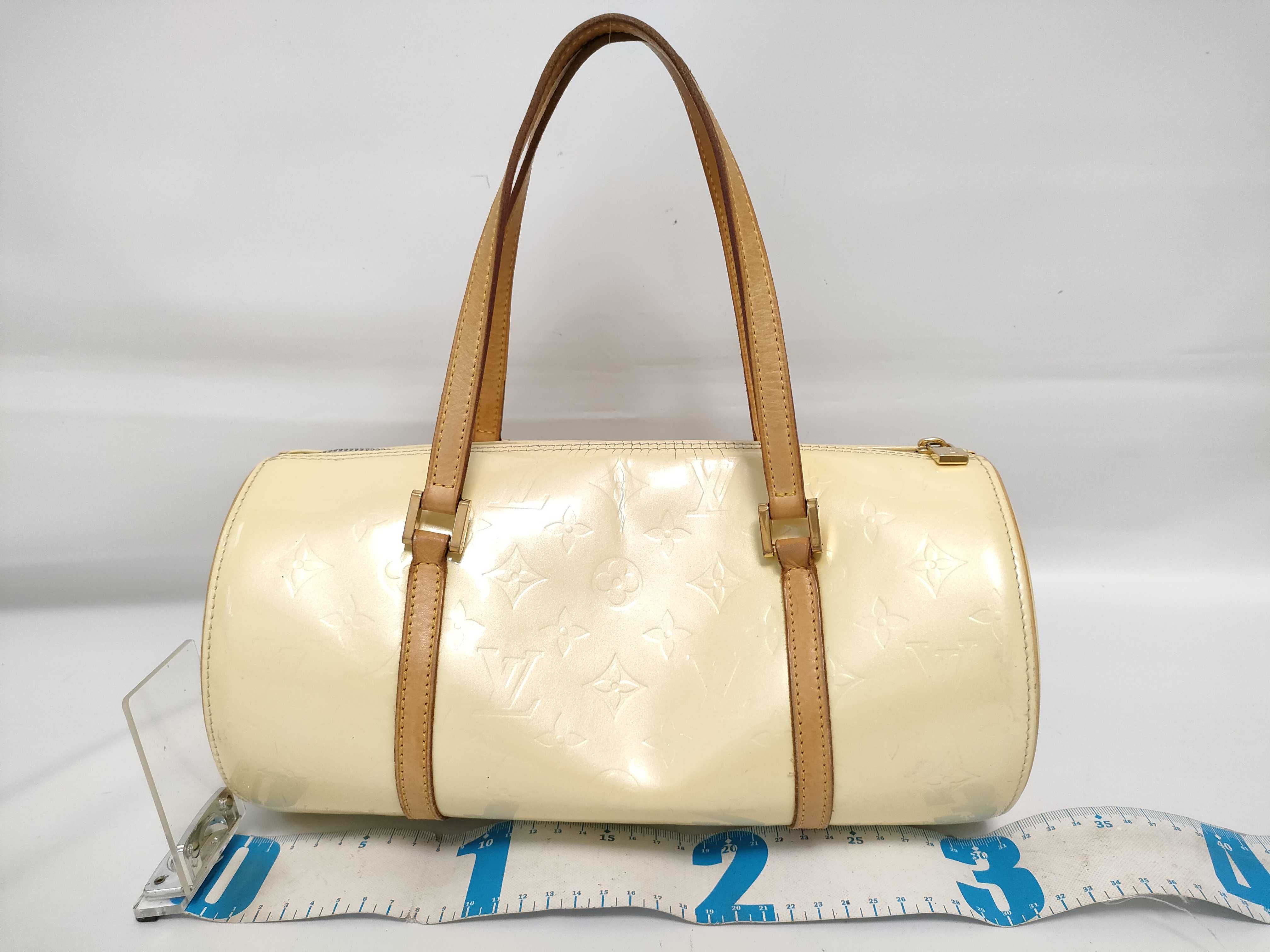 Vernis Louis Vuitton Bedford Vernis White Handbag — view 2