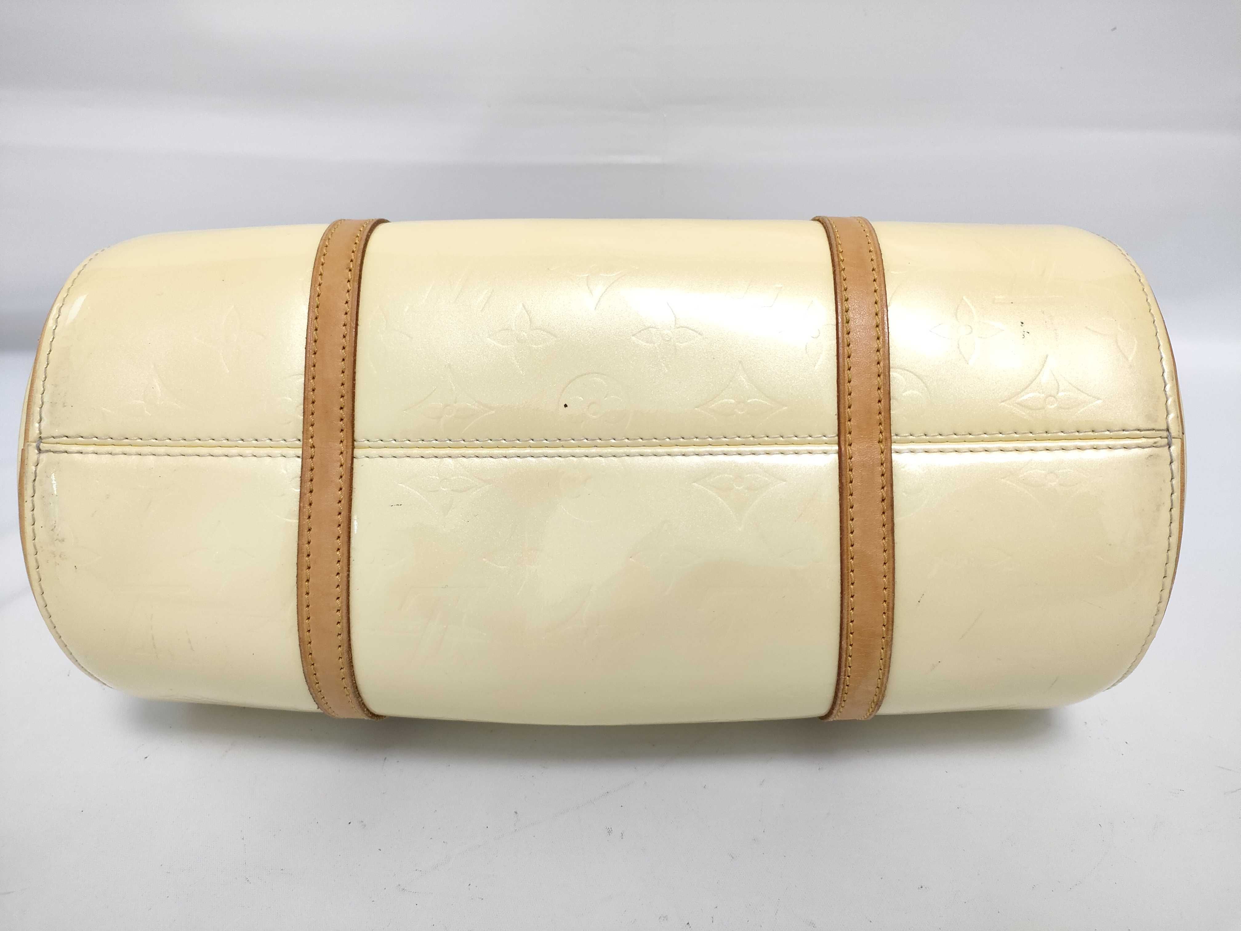 Vernis Louis Vuitton Bedford Vernis White Handbag — view 8