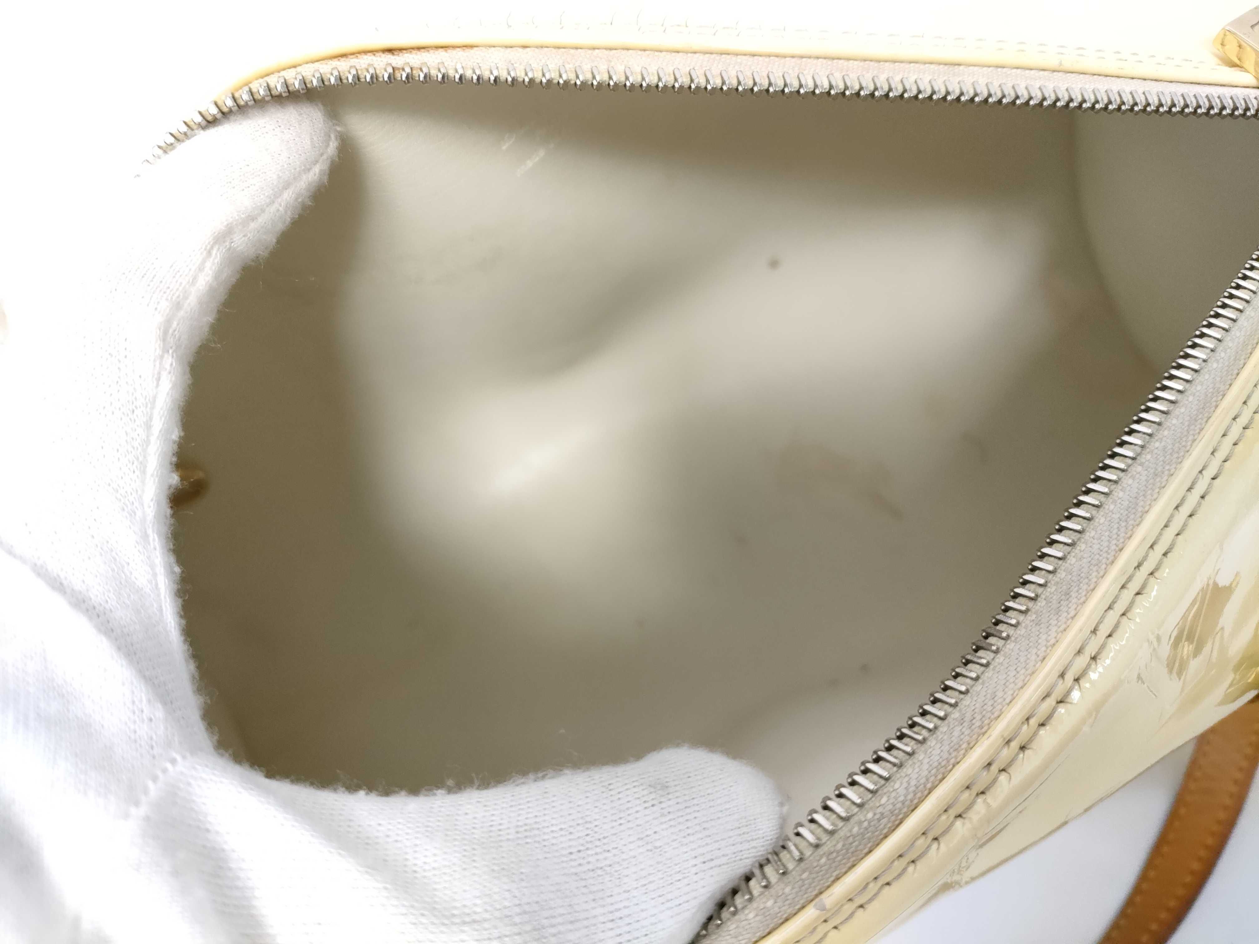Vernis Louis Vuitton Bedford Vernis White Handbag — view 10