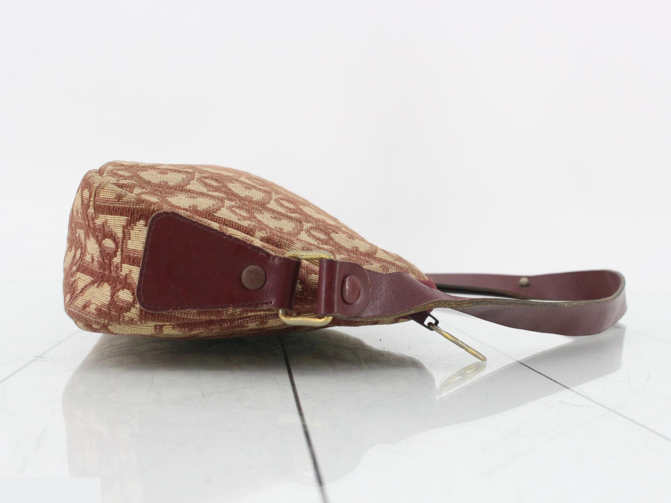 CHRITIAN Trotter Pattern Shoulder Bag, Oblique — view 3