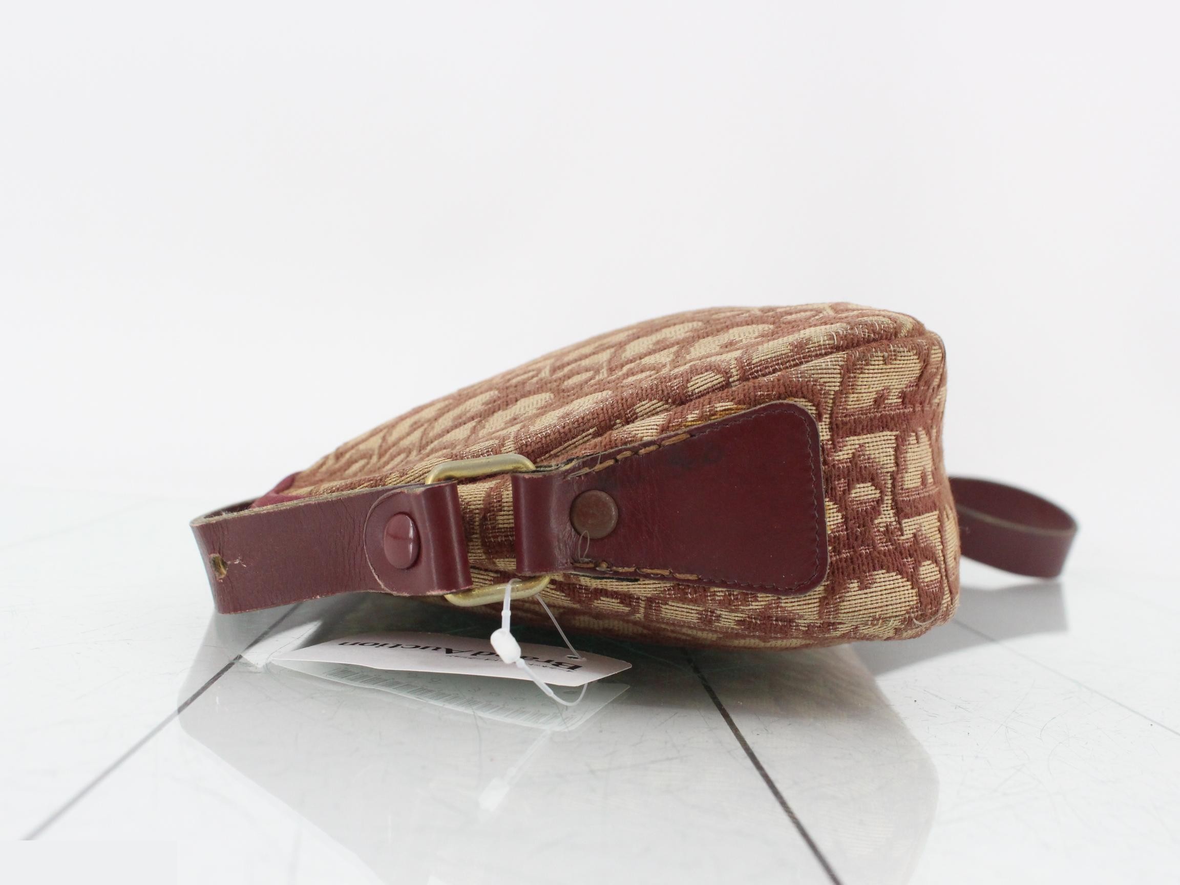CHRITIAN Trotter Pattern Shoulder Bag, Oblique — view 4