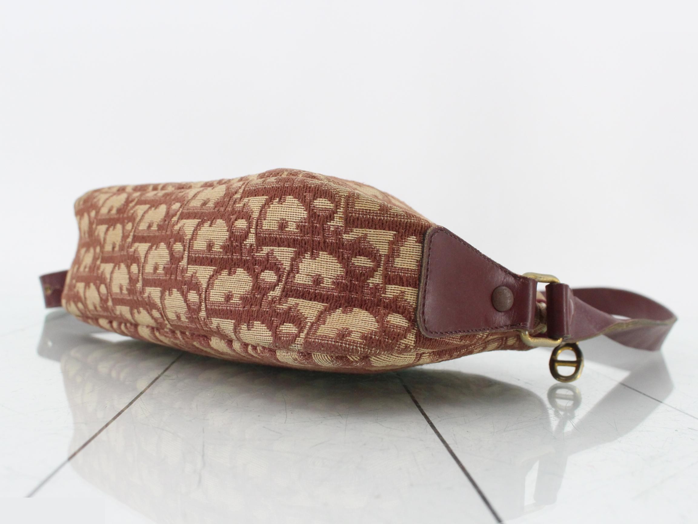 CHRITIAN Trotter Pattern Shoulder Bag, Oblique — view 6