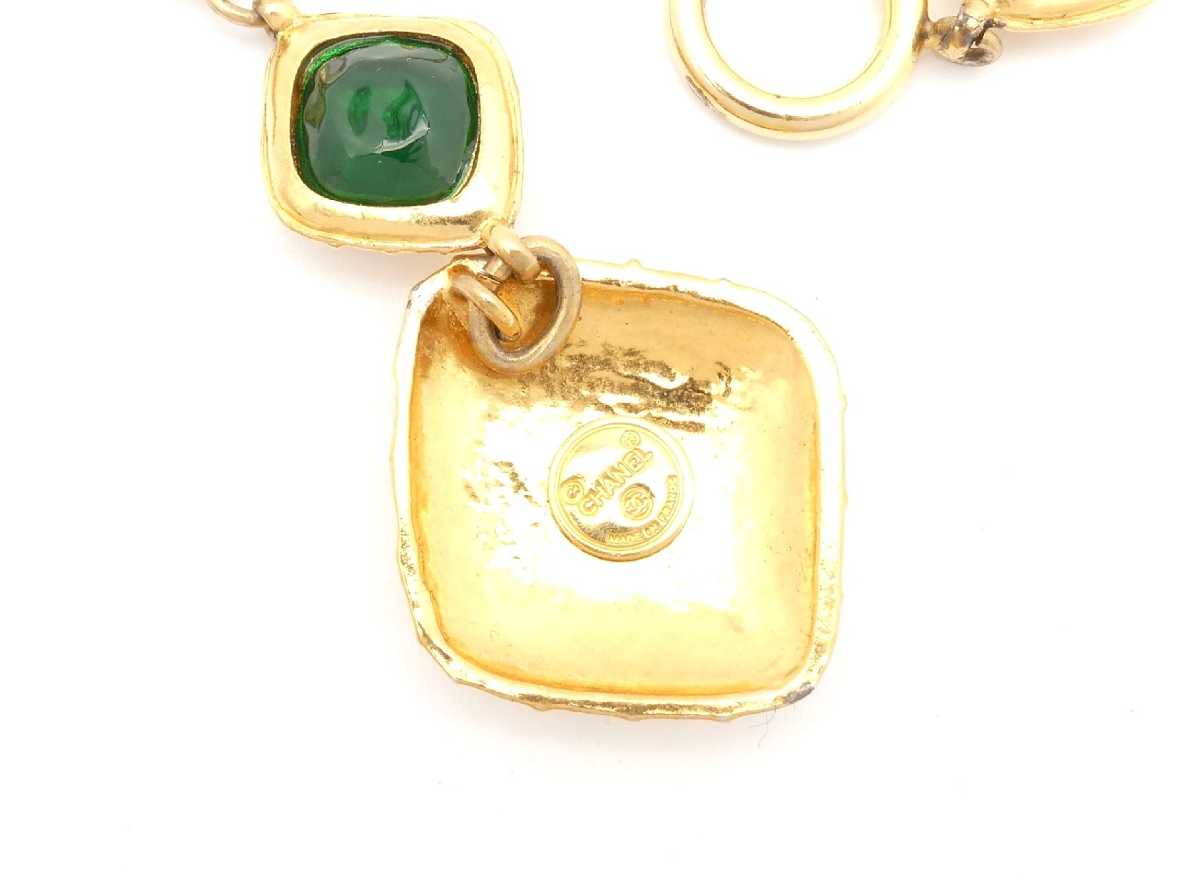 Matelassé Diamond-Shaped Gold Necklace — view 10