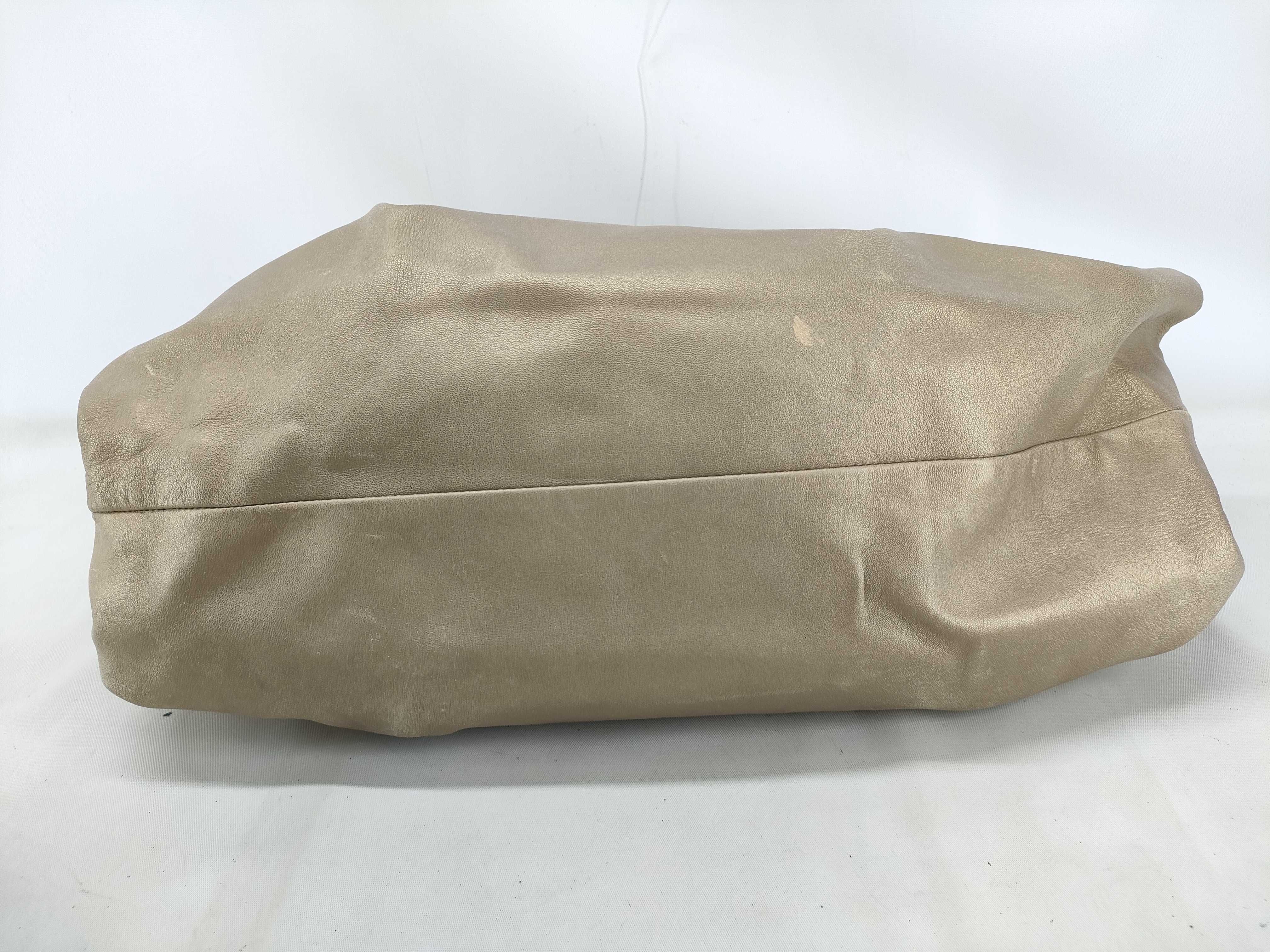 handbag — view 3