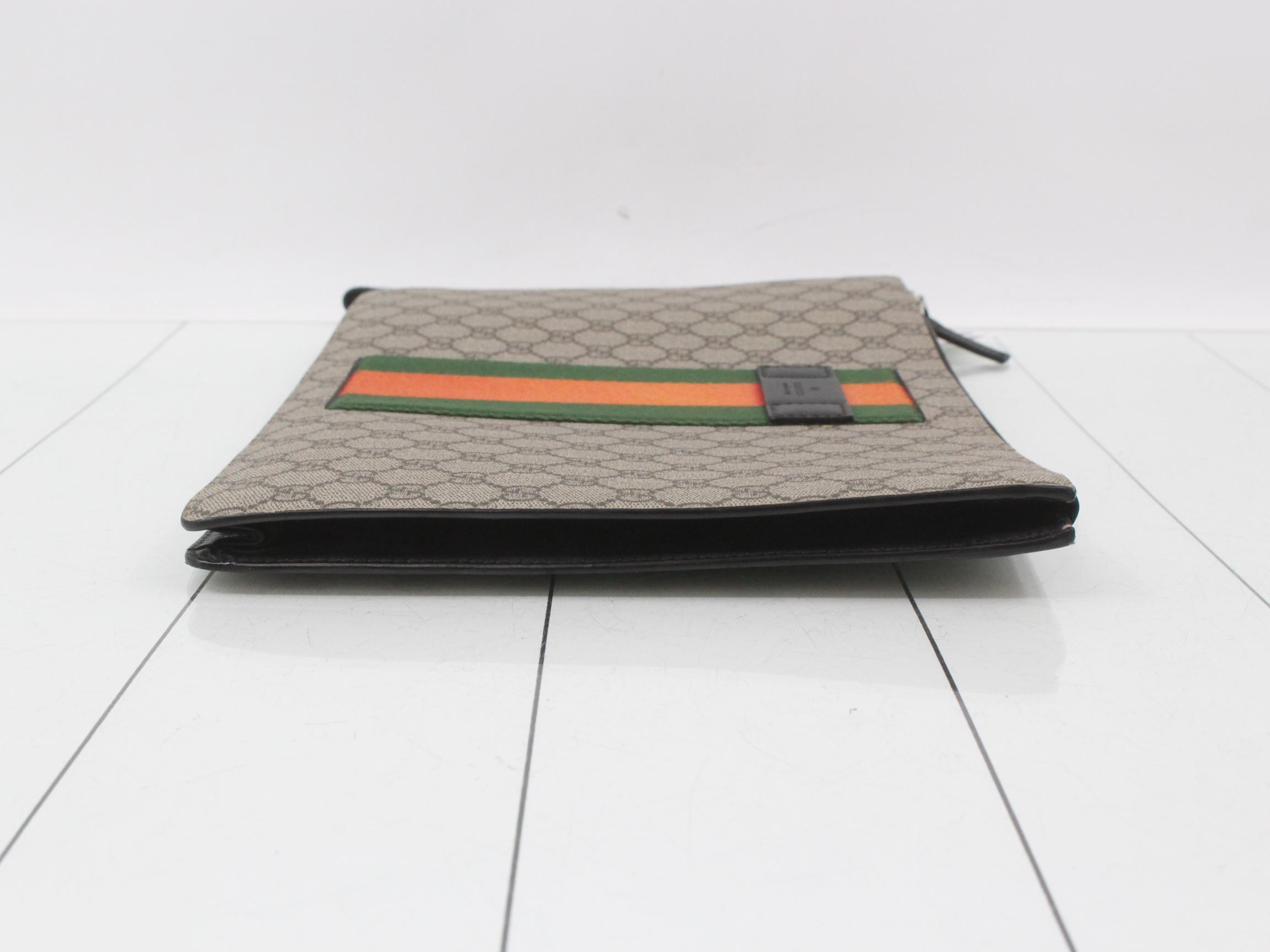 GG Supreme Sherry Line Clutch Bag — view 3