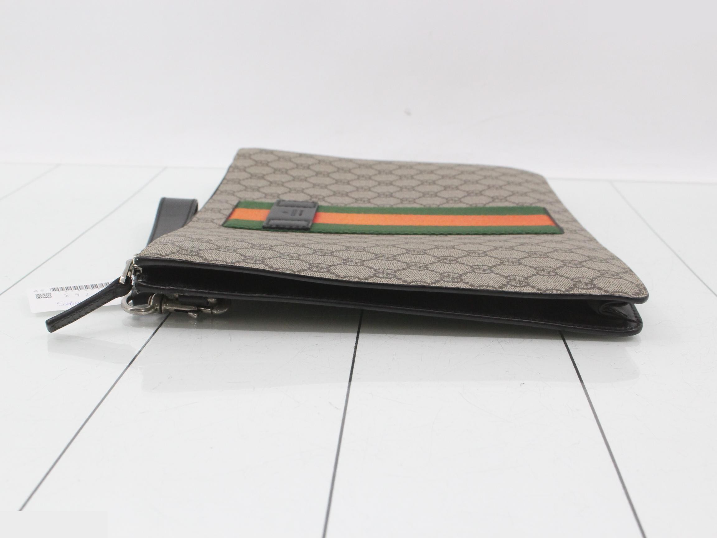 GG Supreme Sherry Line Clutch Bag — view 4