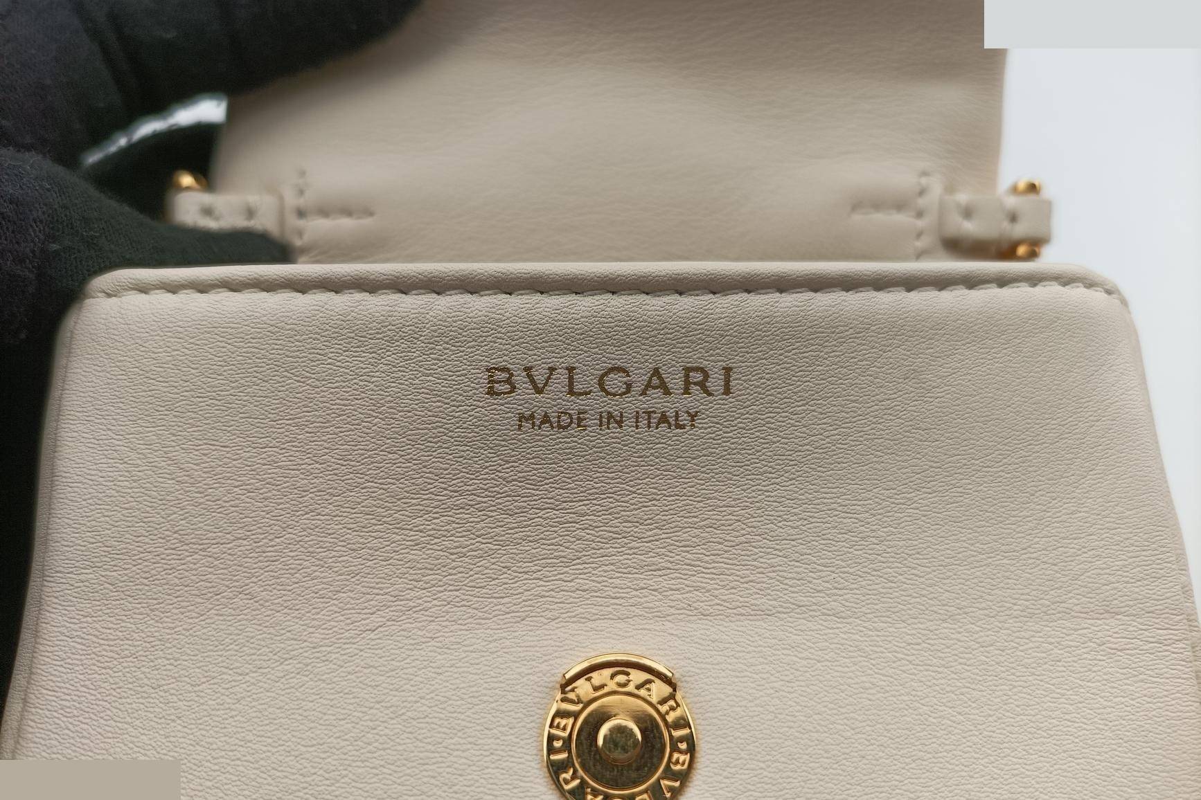 Serpenti Cabochon Micro Calf Ivory Opal — view 7
