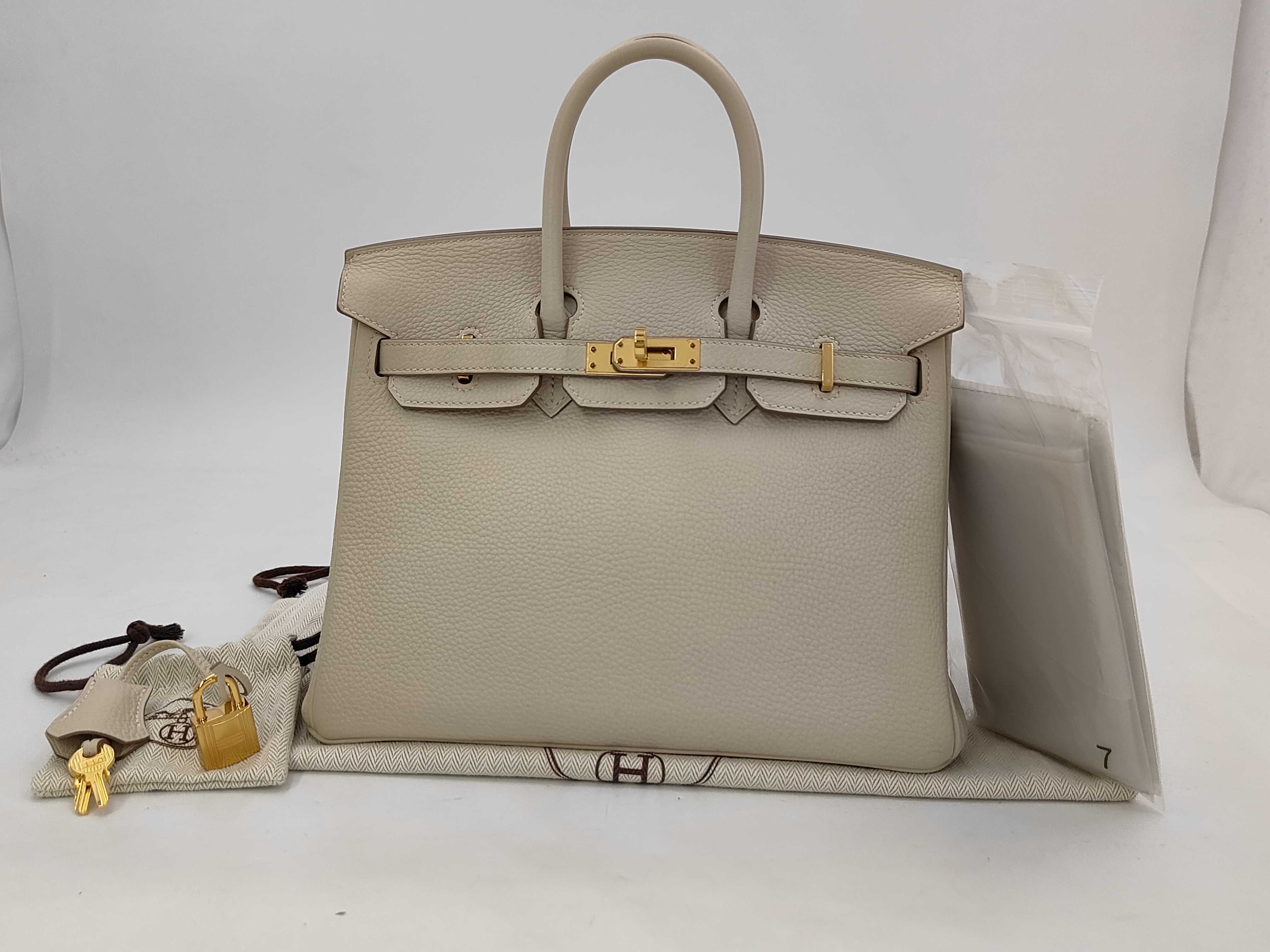 Birkin 25 Craie (10) Togo Leather, Gold Hardware, U Stamp (2022) Handbag