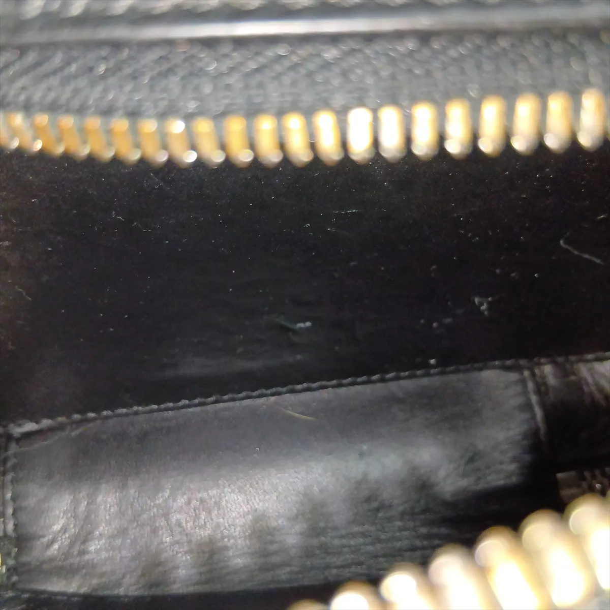Molded Sling Bag Leather Body Bag Black — view 10