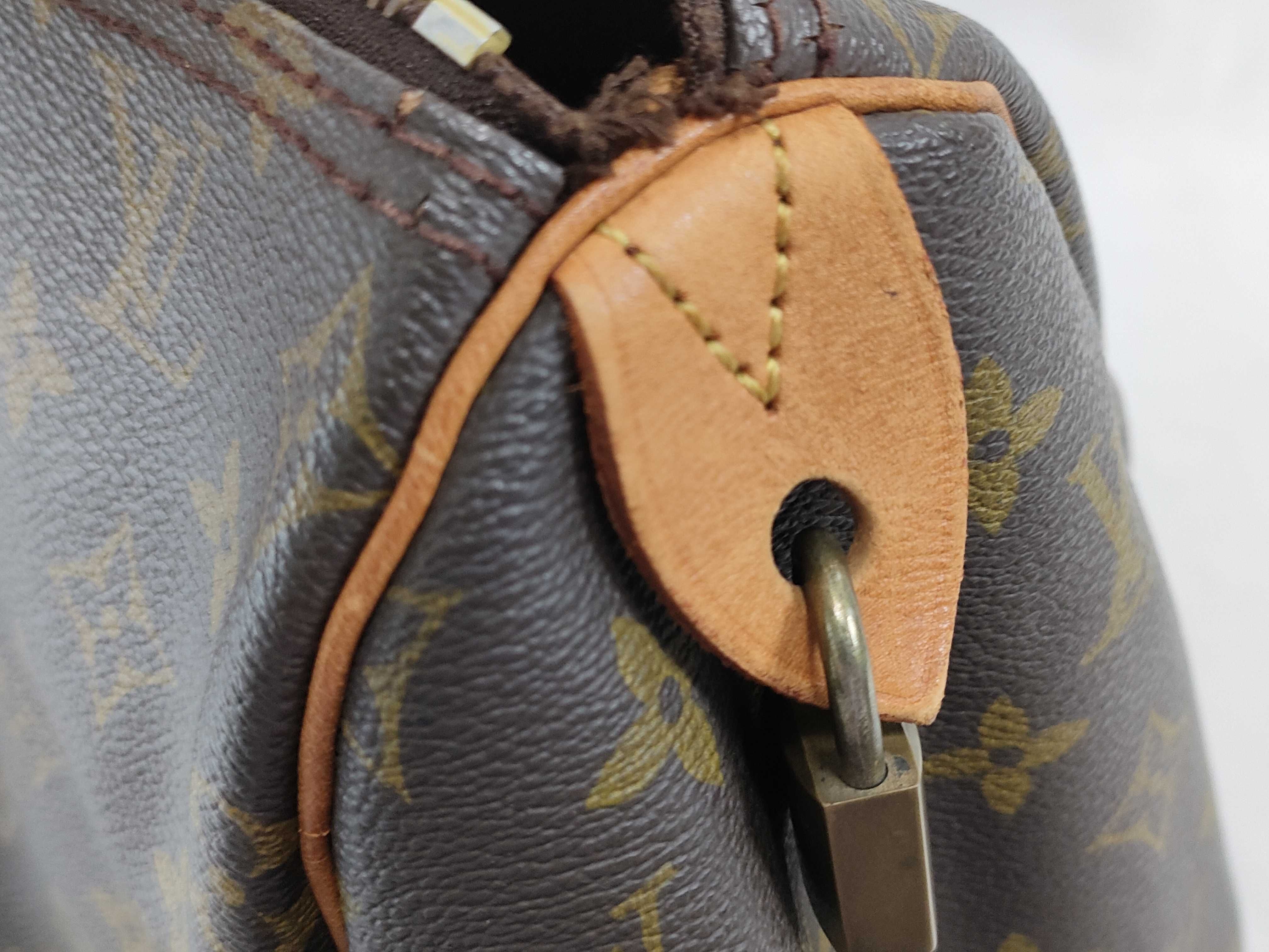 Monogram Louis Vuitton () Monogram Speedy 40 Handbag with Padlock Boston Bag — view 15