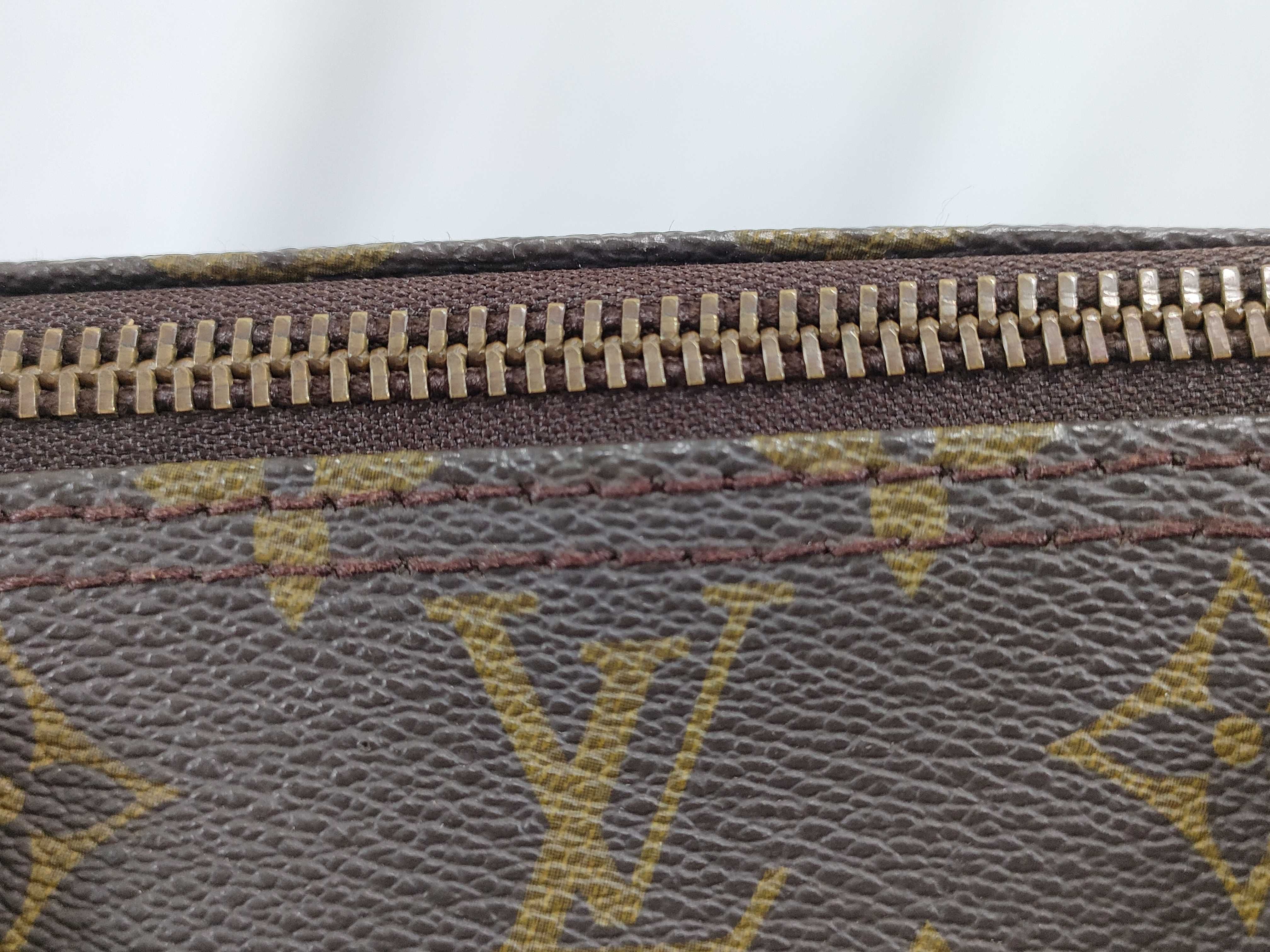 Monogram Louis Vuitton () Monogram Speedy 40 Handbag with Padlock Boston Bag — view 6