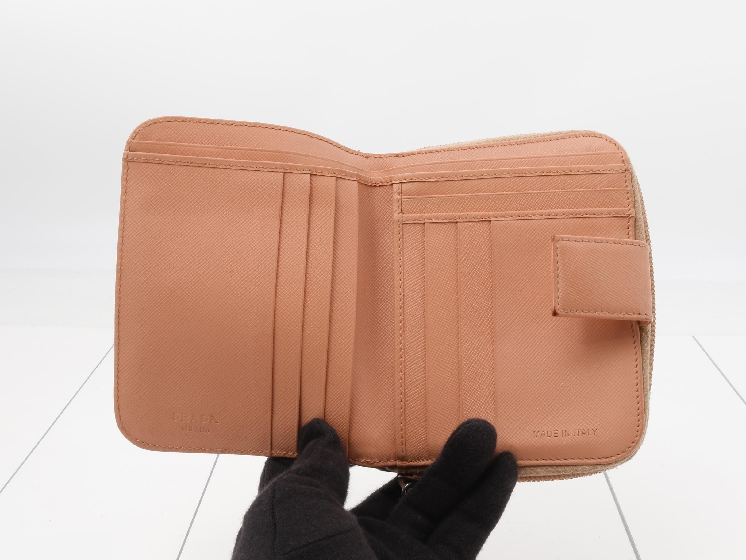 Saffiano round zipper bifold wallet, leather/pink — view 4