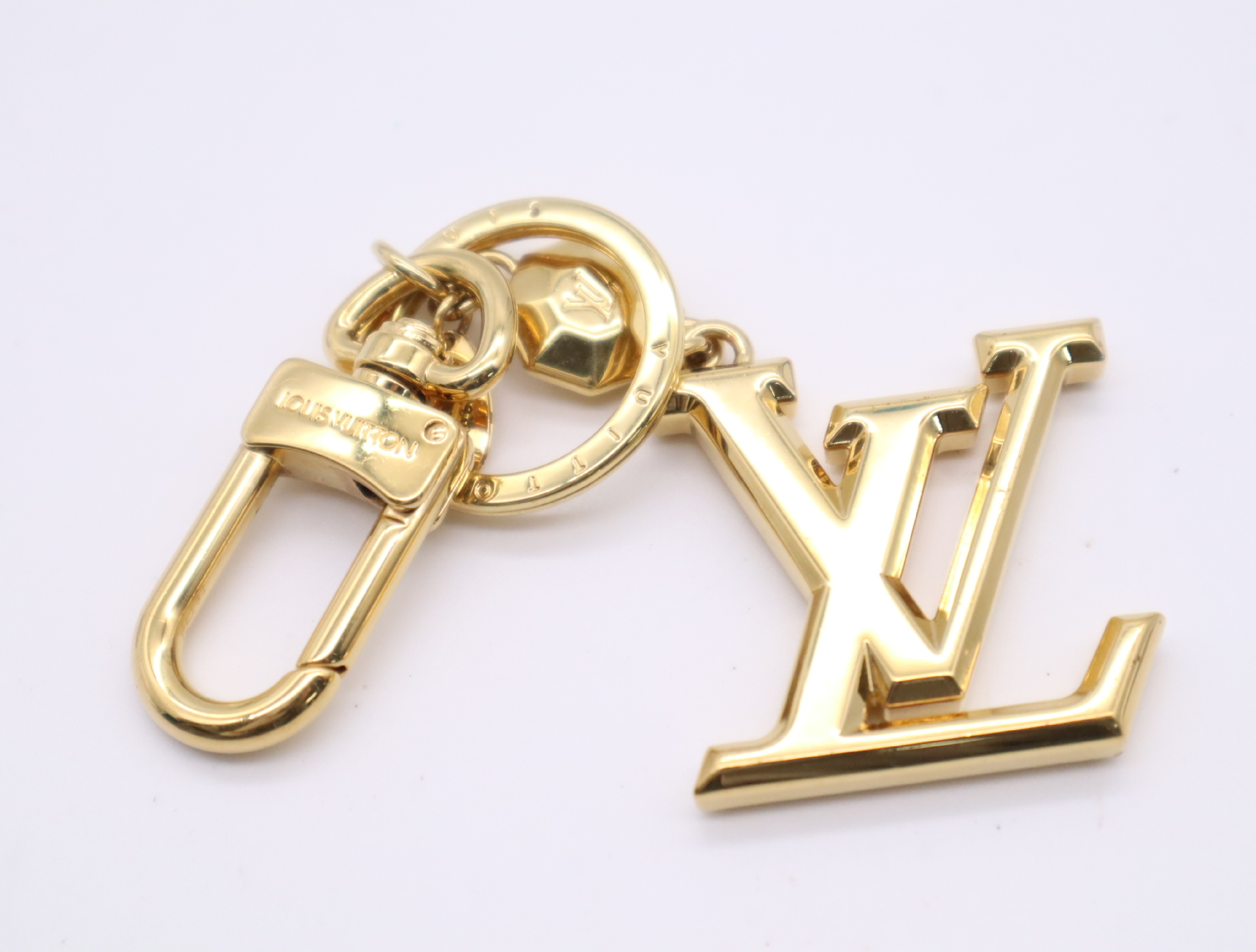 M65216 Metal Keychain - LV Faceted Key Case - Keychain — view 3