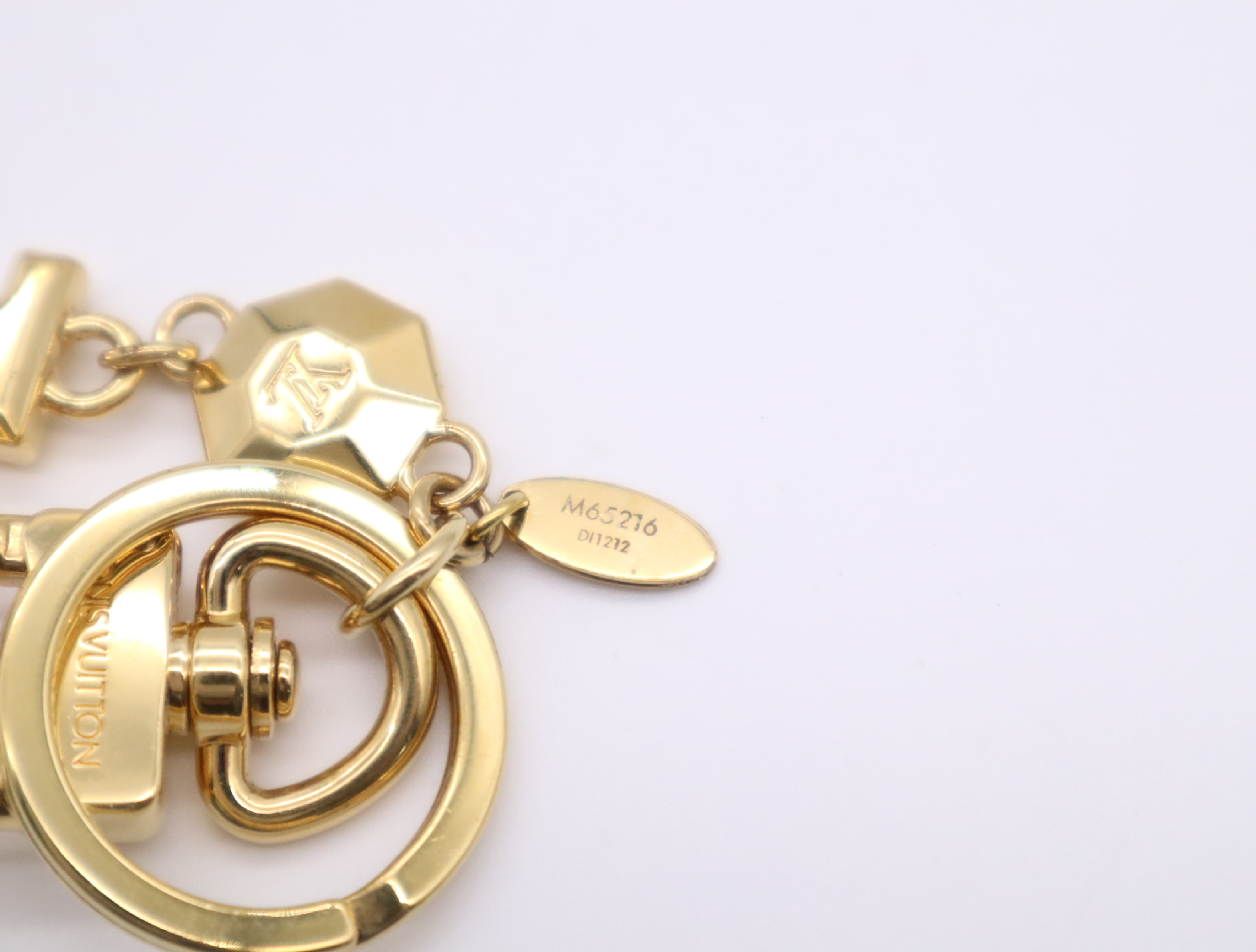 M65216 Metal Keychain - LV Faceted Key Case - Keychain — view 5