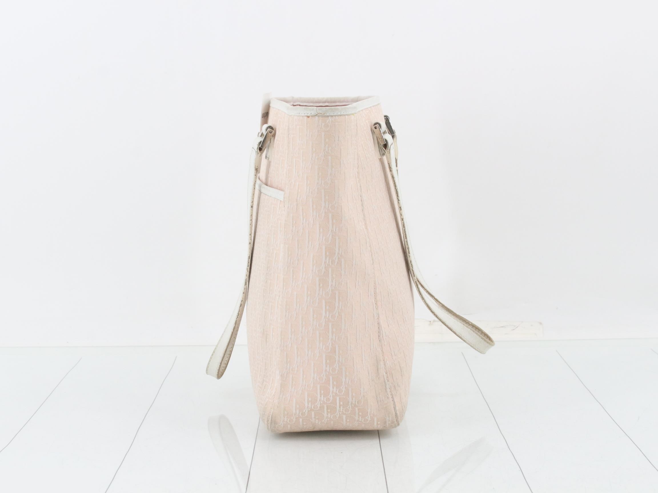 handbag — view 3
